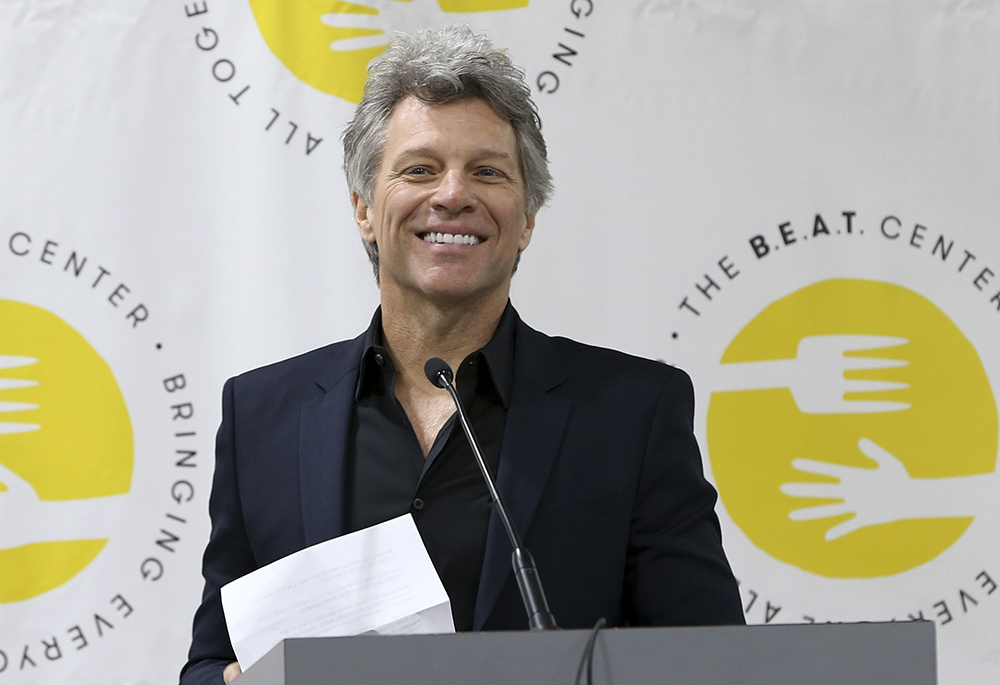 Jon Bon Jovi to host fundraiser for Clinton - Washington Examiner