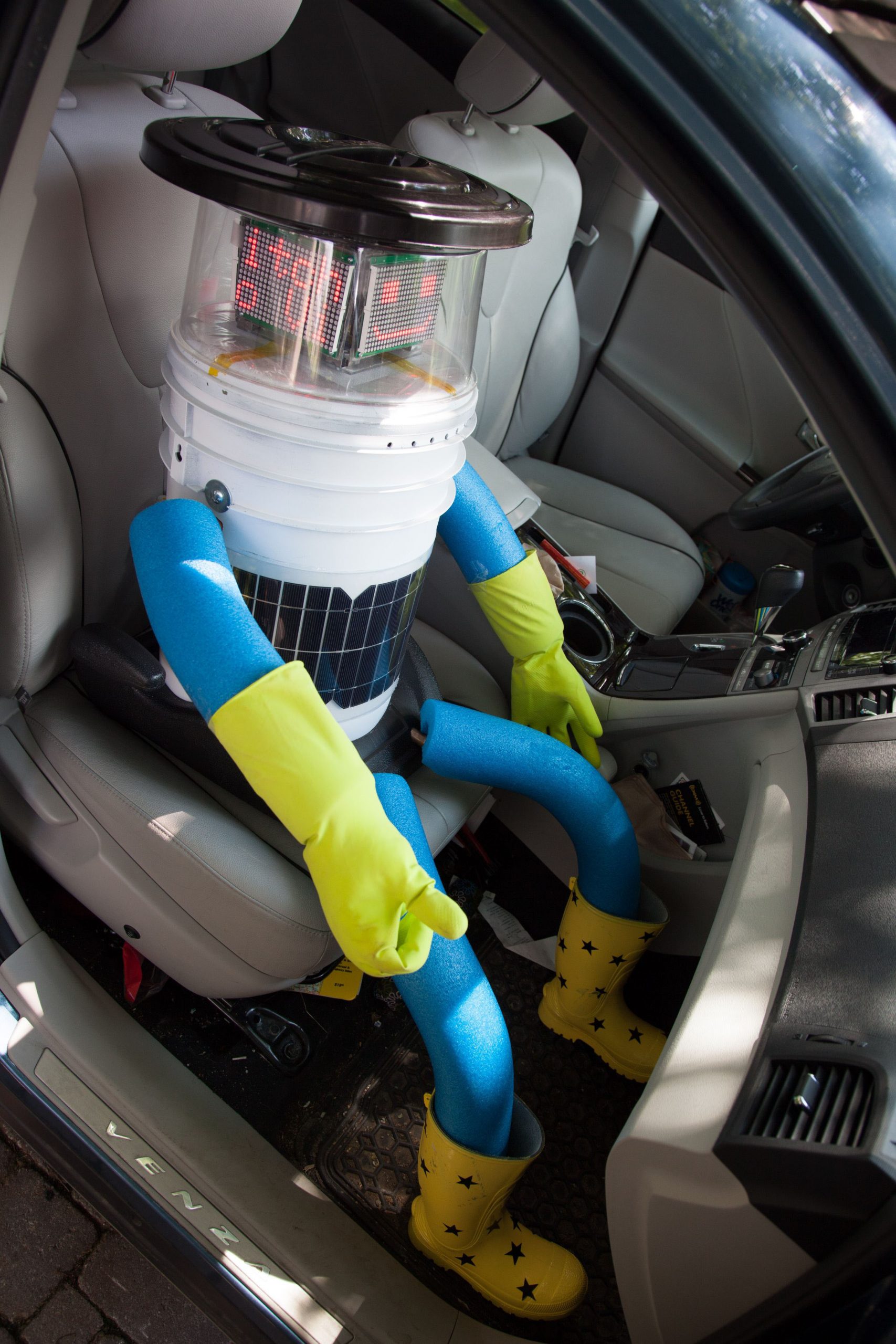 Hitchhiking robot travels across Canada Washington Examiner