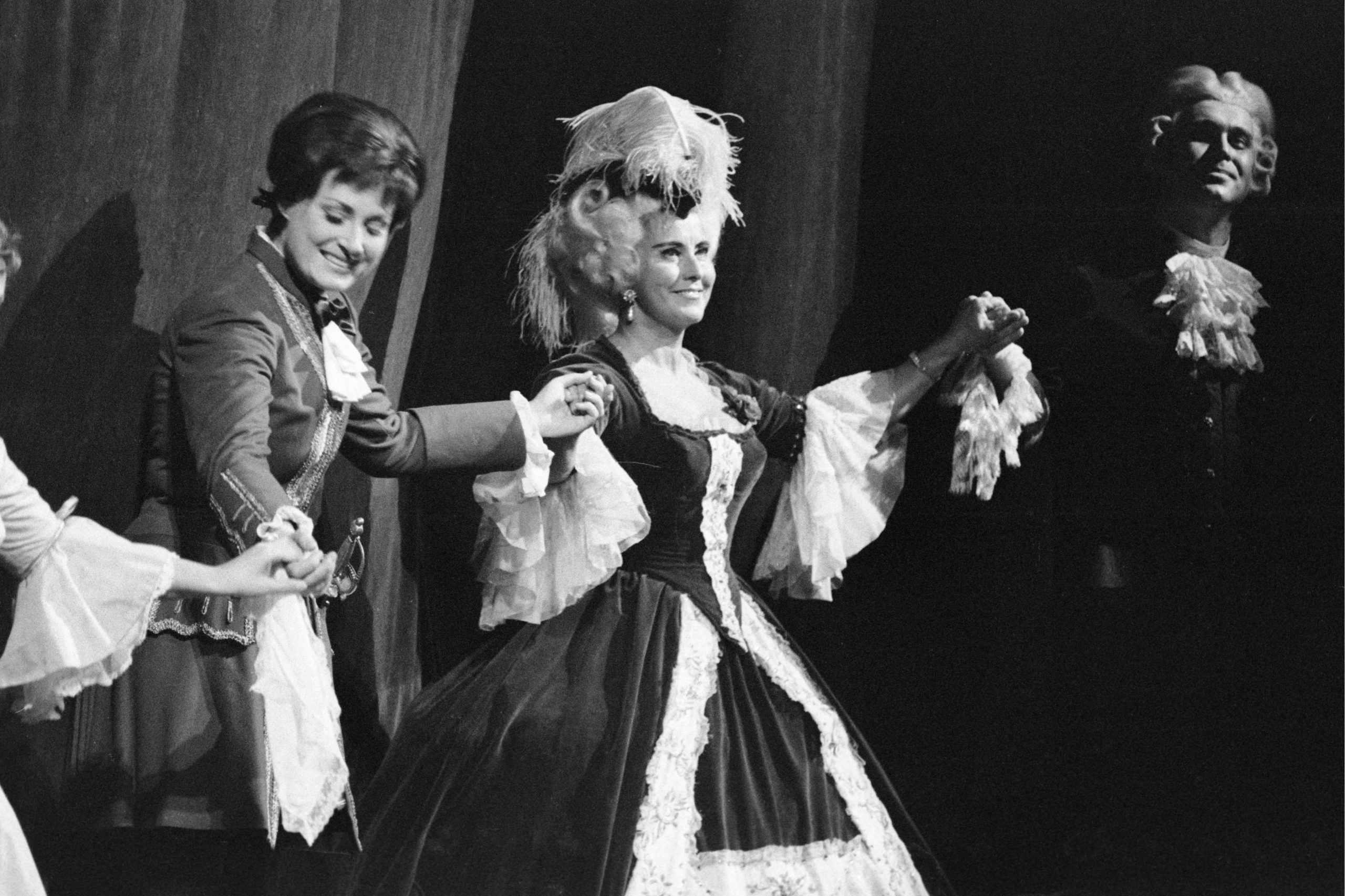 Swiss opera diva Della Casa dies at 93 - Washington Examiner