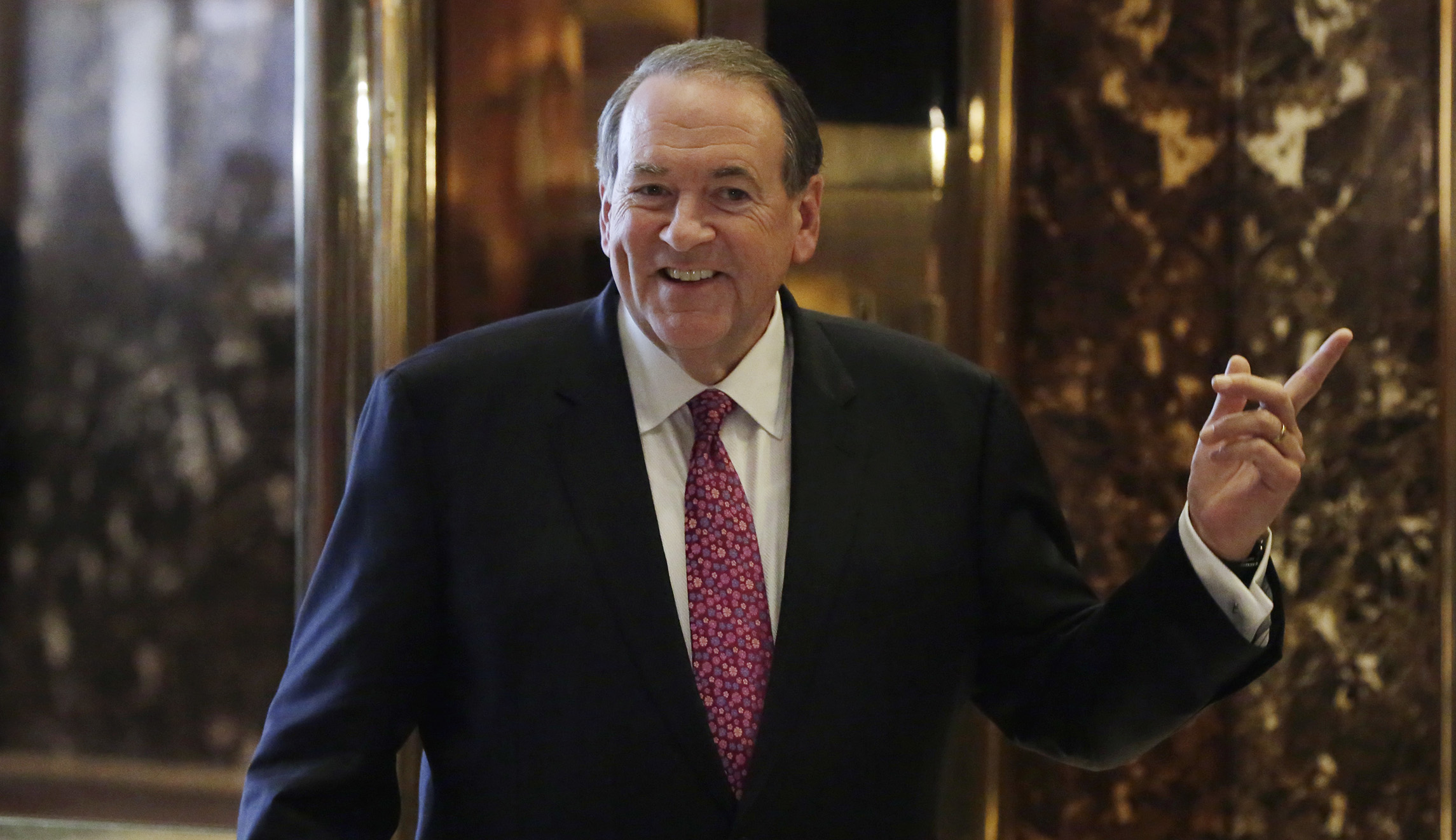 Mike Huckabee rolls out Russia-colonoscopy-Michael Jackson joke 