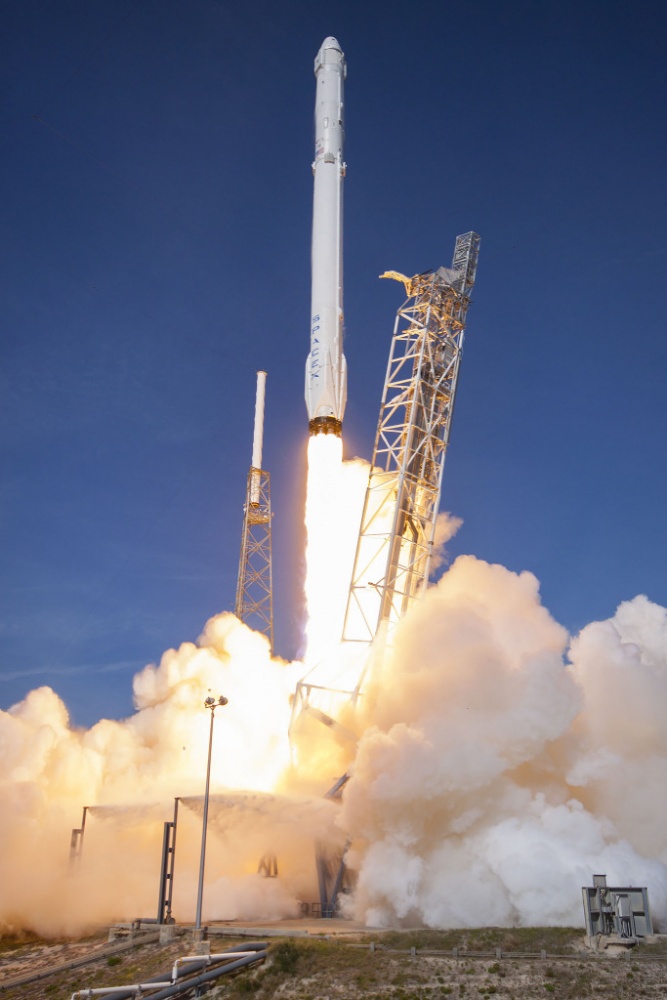 The 45th Space Wing supported SpaceX’s successful launch of a Falcon 9 Dragon spacecraft headed to the International Space Station from Space Launch Complex 40 at Cape Canaveral Air Force Station April 8 at 4:43 p.m. ET. 