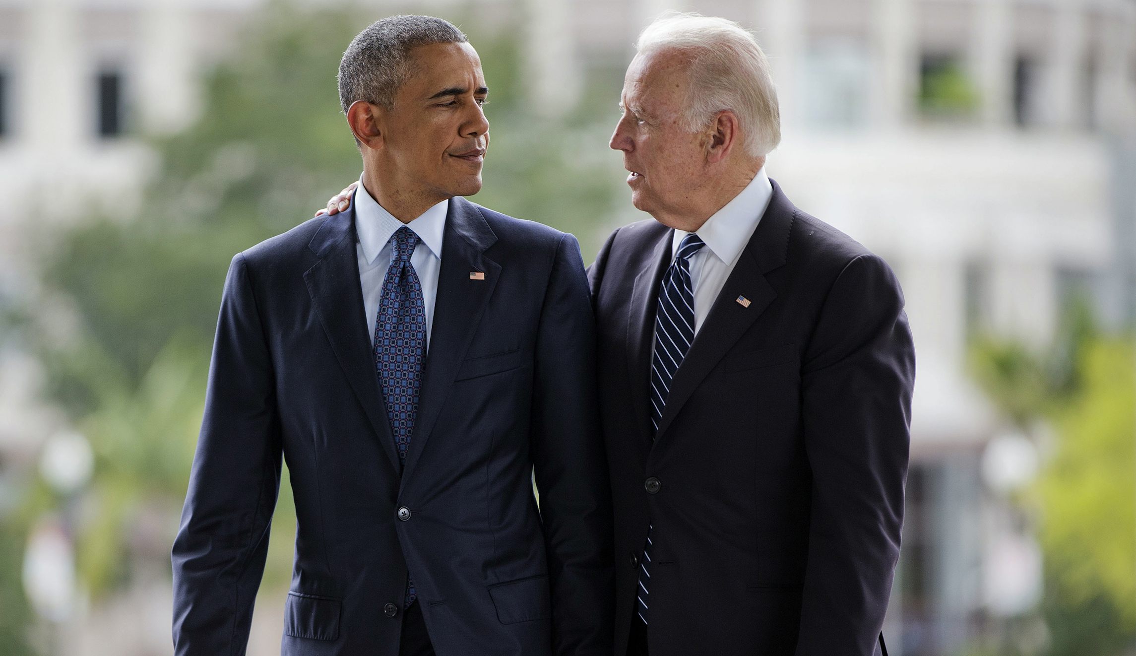 Barack Obama, Joe Biden-122618