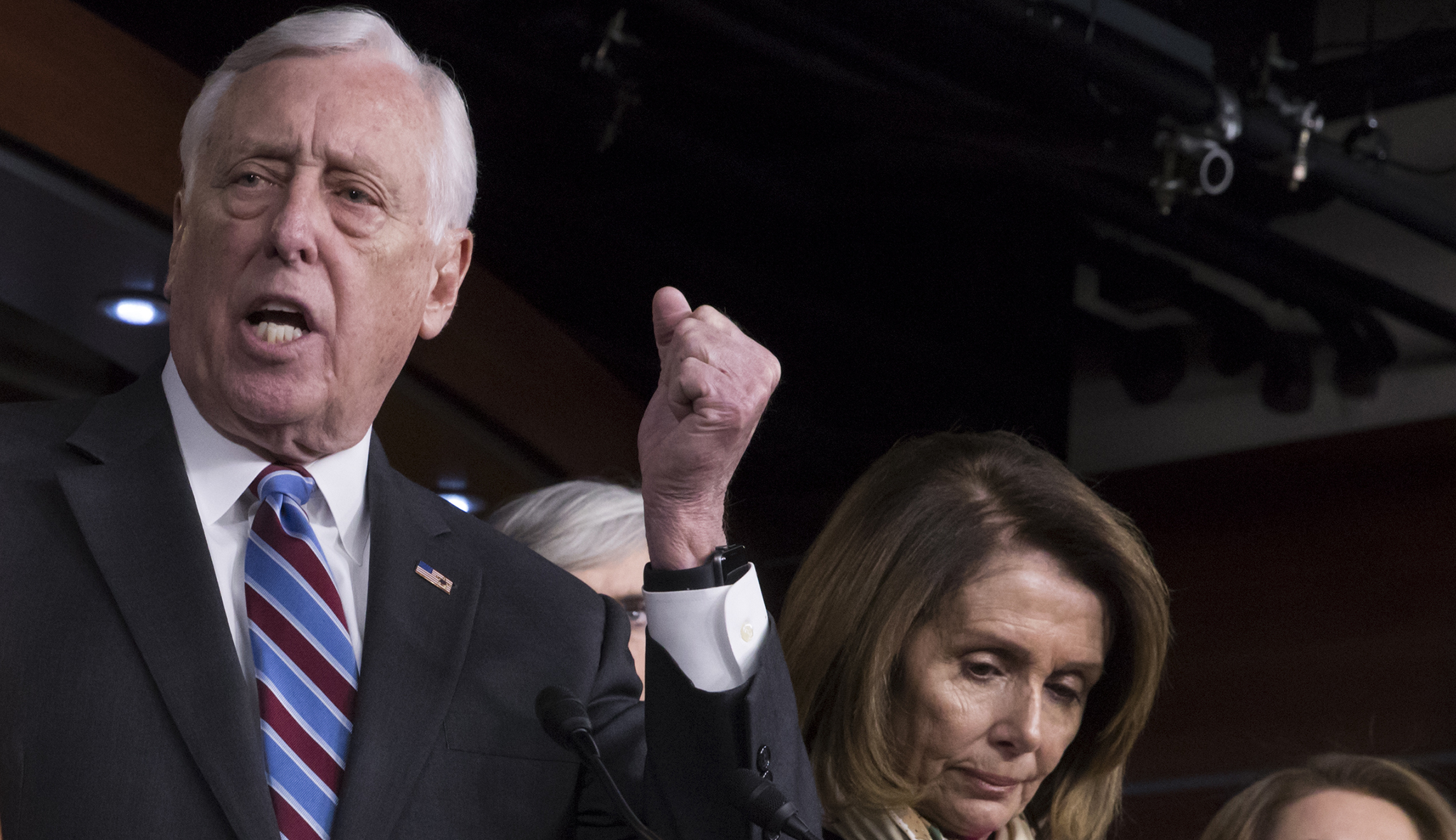 House Democrats push for first congressional pay raise in a decade