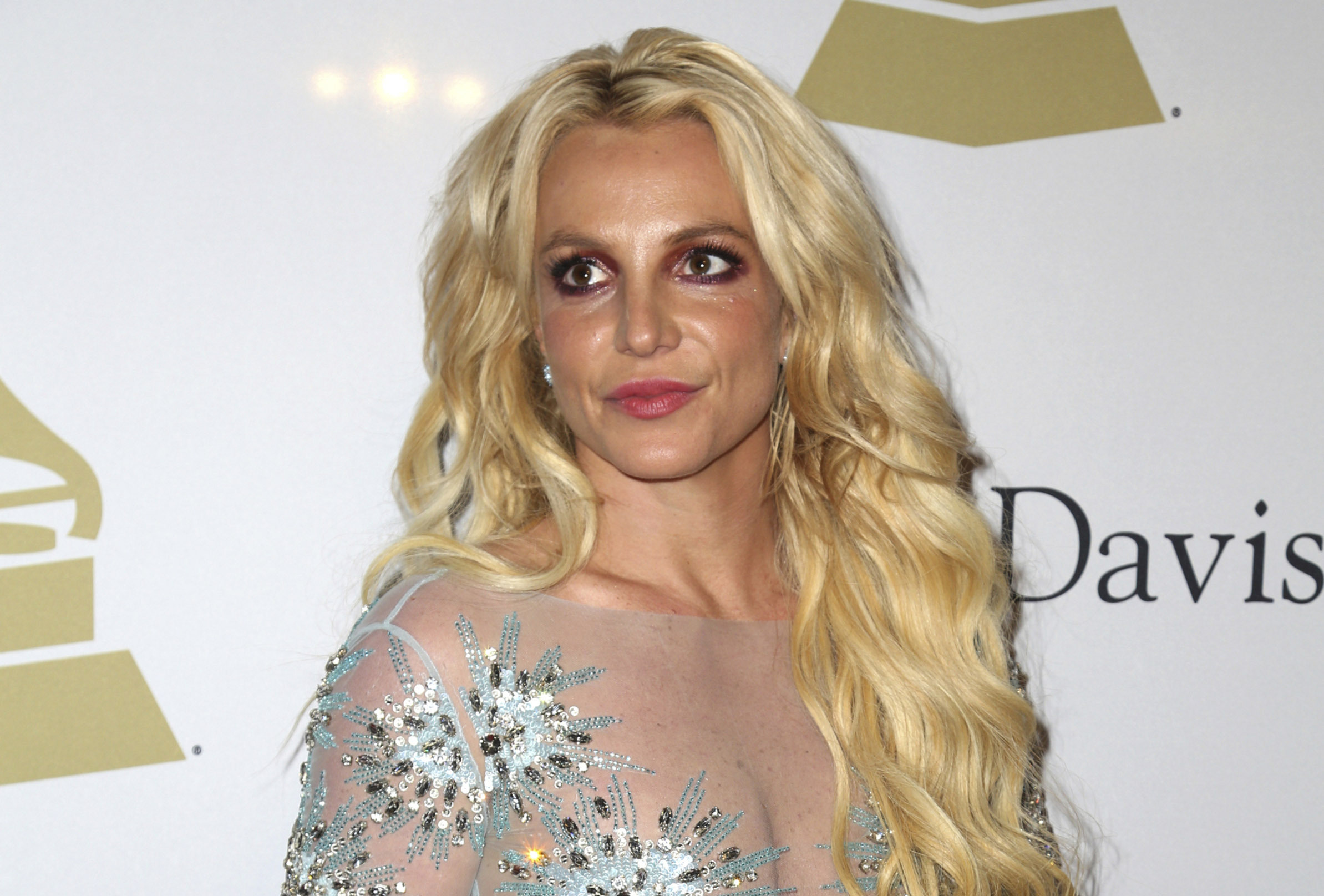 Britney Spears vows not to perform again while father oversees ...