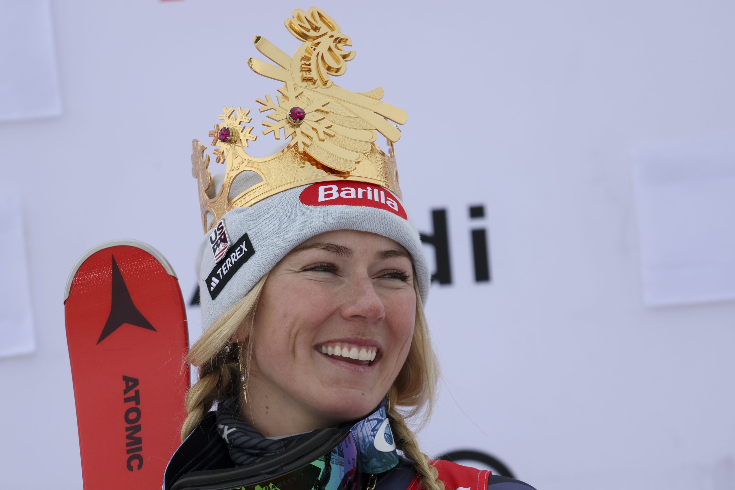 New queen of the mountain Mikaela Shiffrin surpasses Lindsey Vonn in World Cup skiing wins