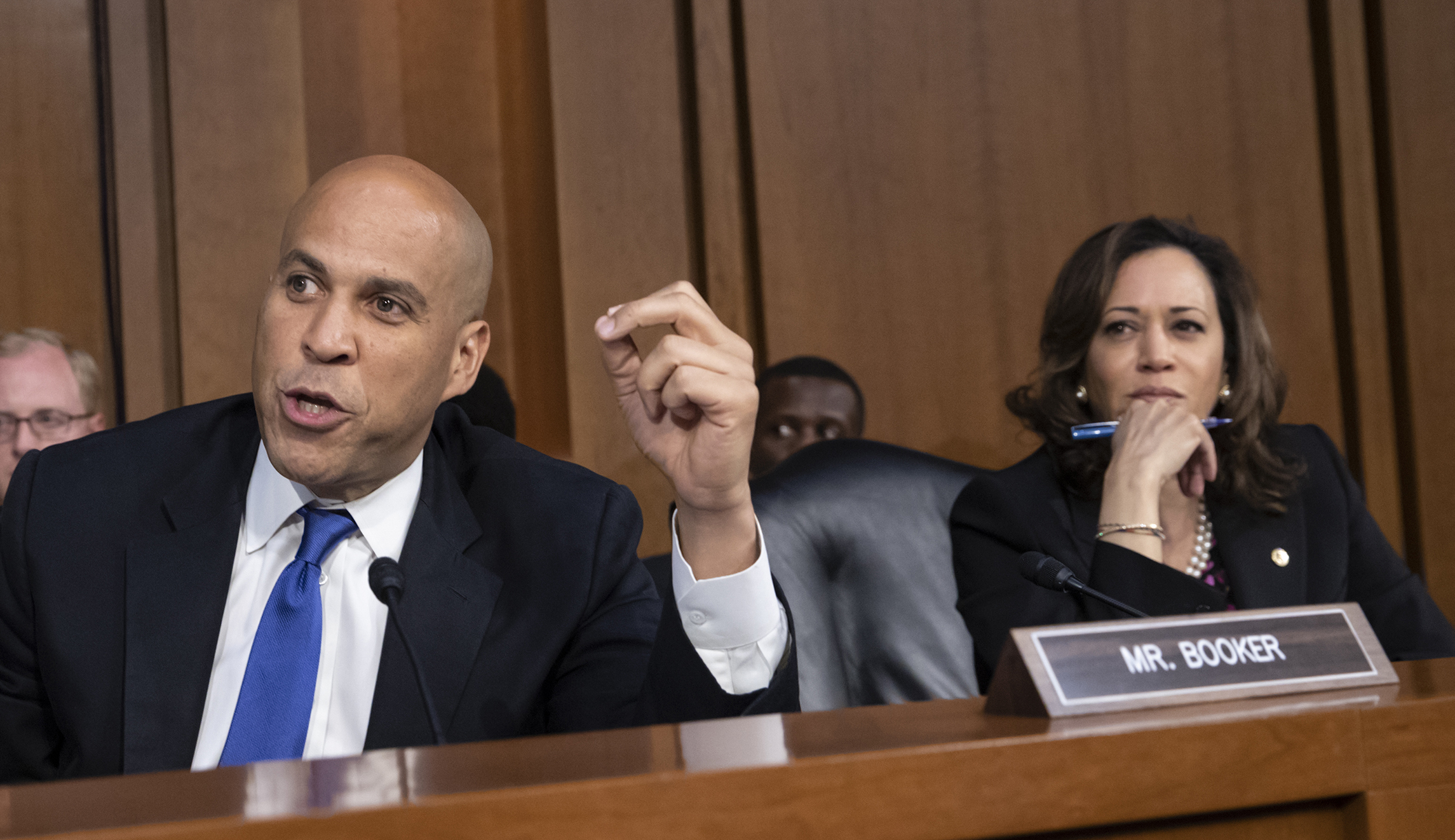 Cory Booker and Kamala Harris demand Congress reform policing or face ...