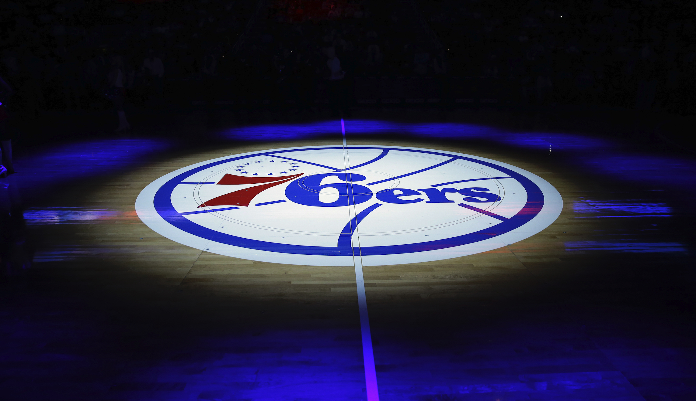 Fans kicked out of 76ers game for 'Free Hong Kong' poster Washington