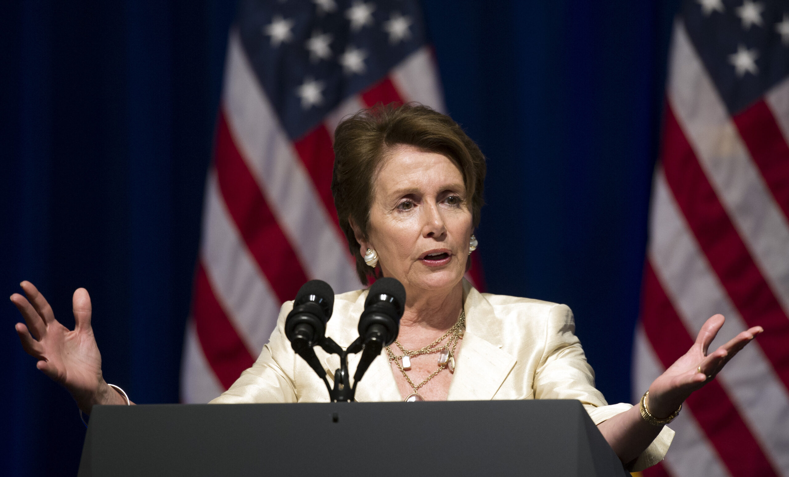 Nancy Pelosi looks to assuage angry Democrats with letter to Obama ...