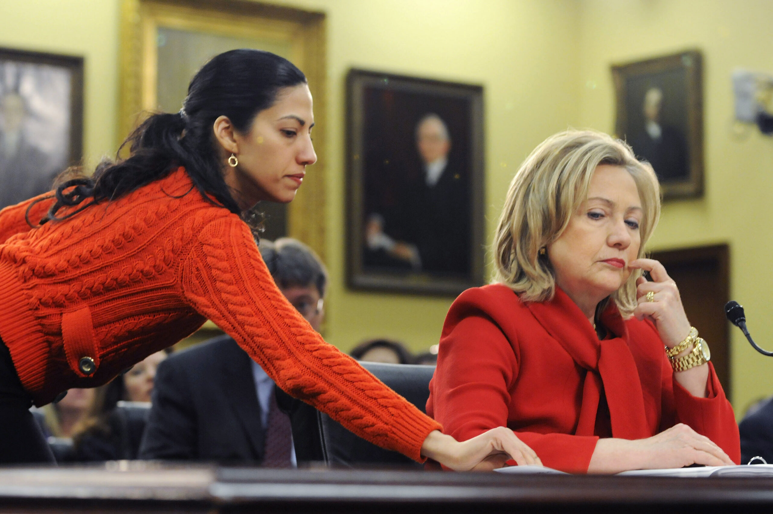 New documents suggest Clinton’s email server may have crashed