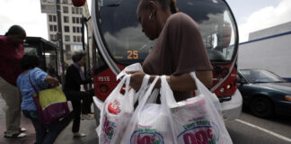 Key California legislators have reached an agreement that could lead to a statewide ban on carry-out plastic bags at supermarkets, liquor stores and pharmacies by 2016, officials said Thursday. (AP Photo/Jae C. Hong)