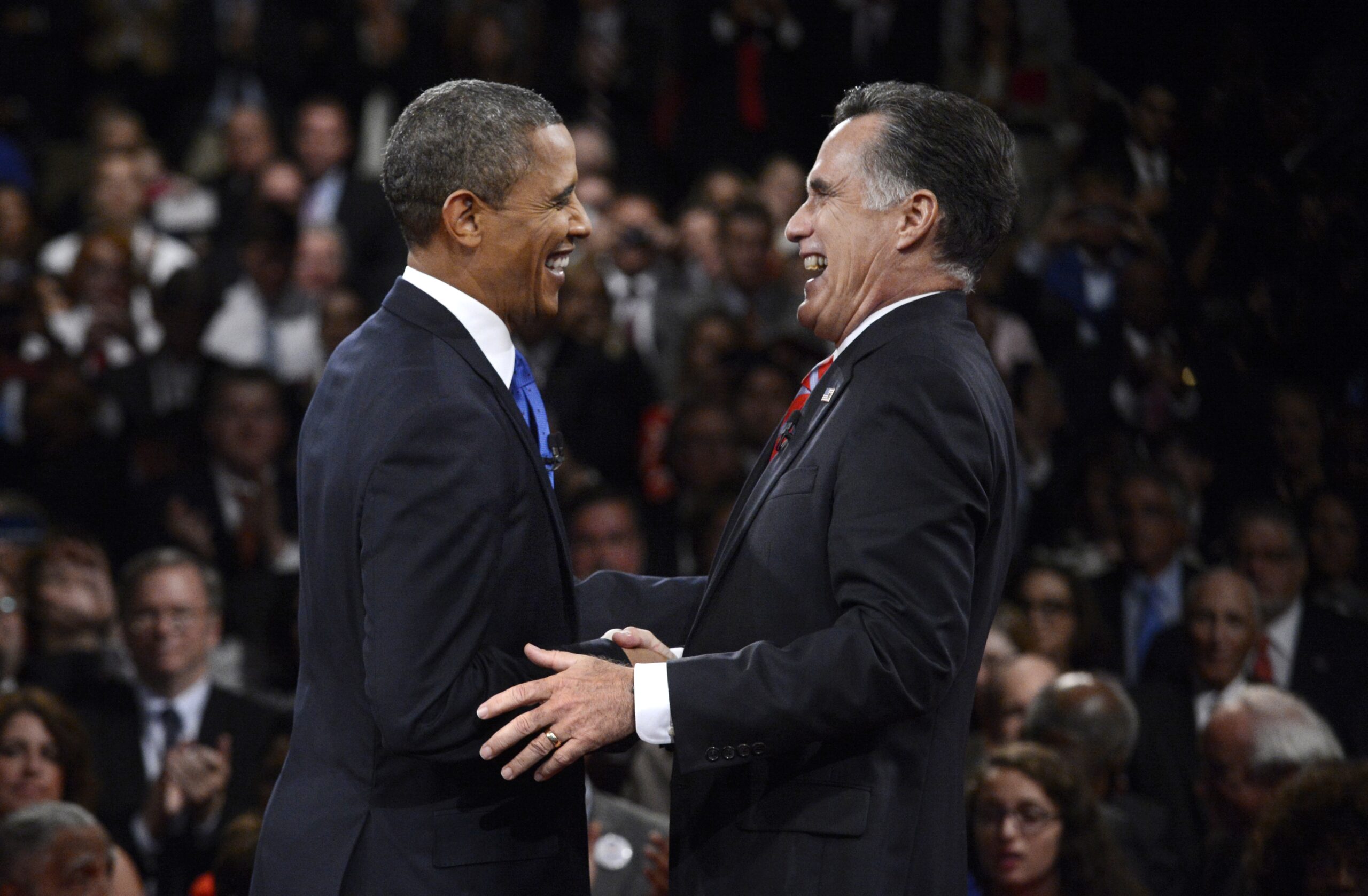 Obama tweets ‘Good point, Mitt’ Romney, calls for gun control ...