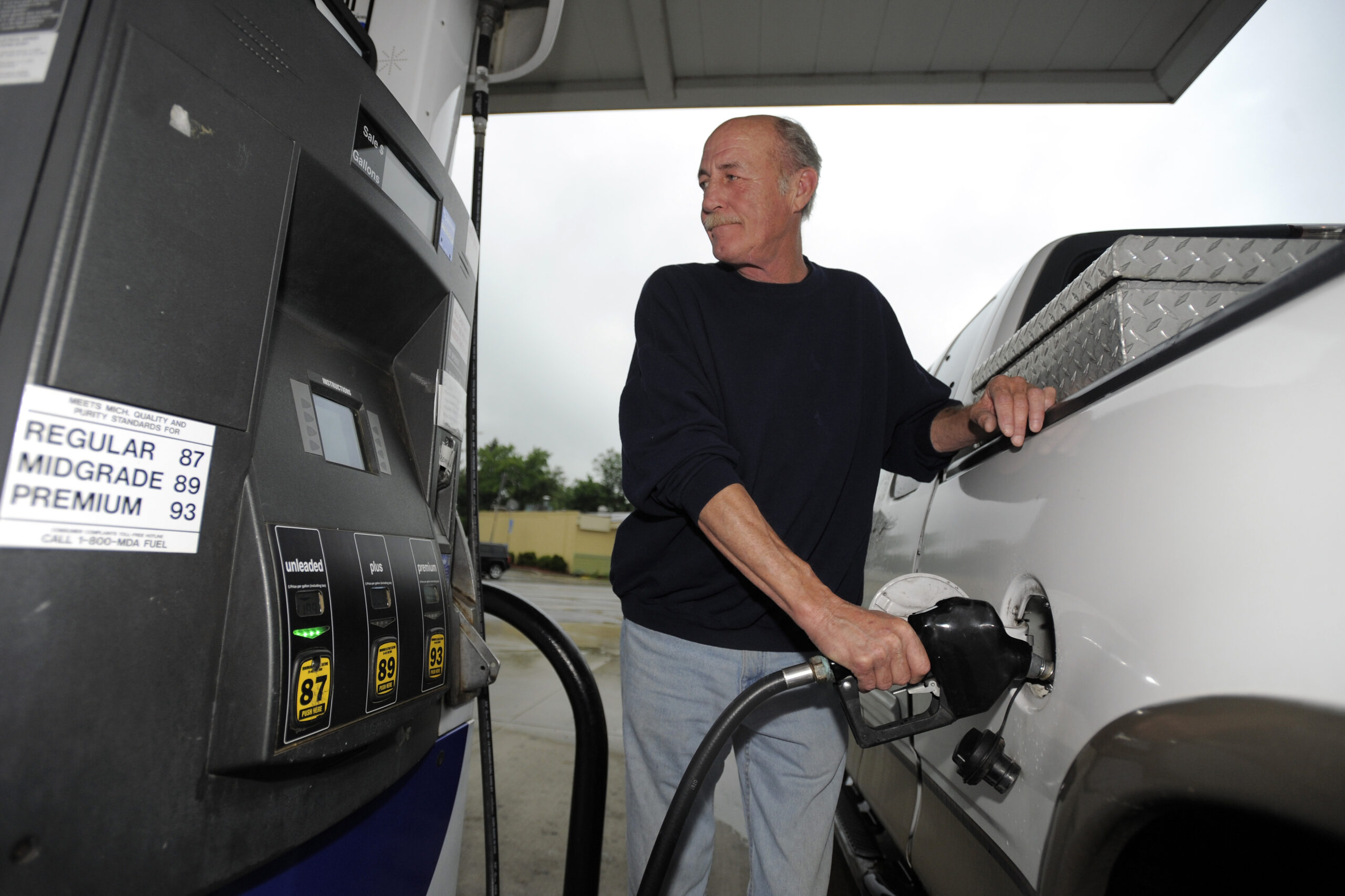 NextImg:Clean fuel mandates will further increase Illinois gas prices, opponents say - Washington Examiner