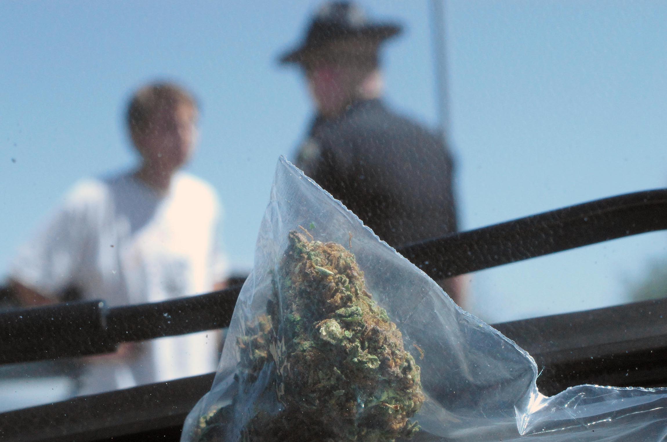 Report: Someone Is Arrested Every 25 Seconds For Drug Possession ...