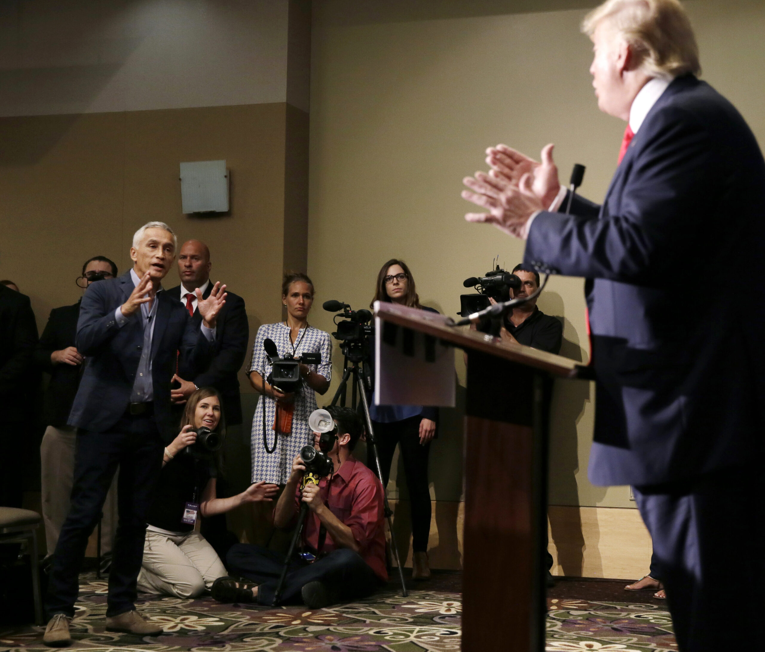 Trump campaign rips Univision’s anti-Trump bias, calling it ‘MSNBC en ...