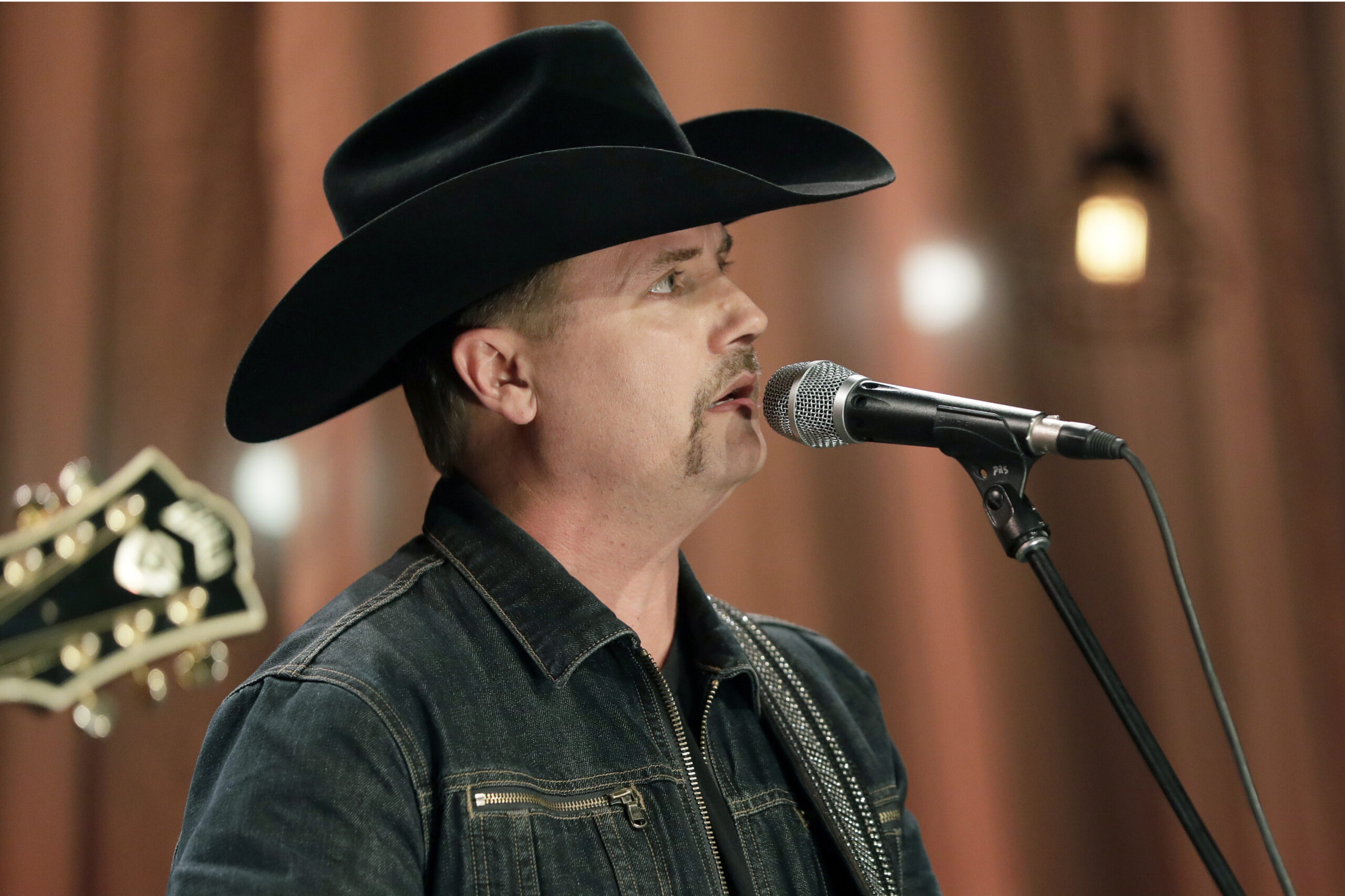 SEE IT: Country music star John Rich axes Bud Light from bar after