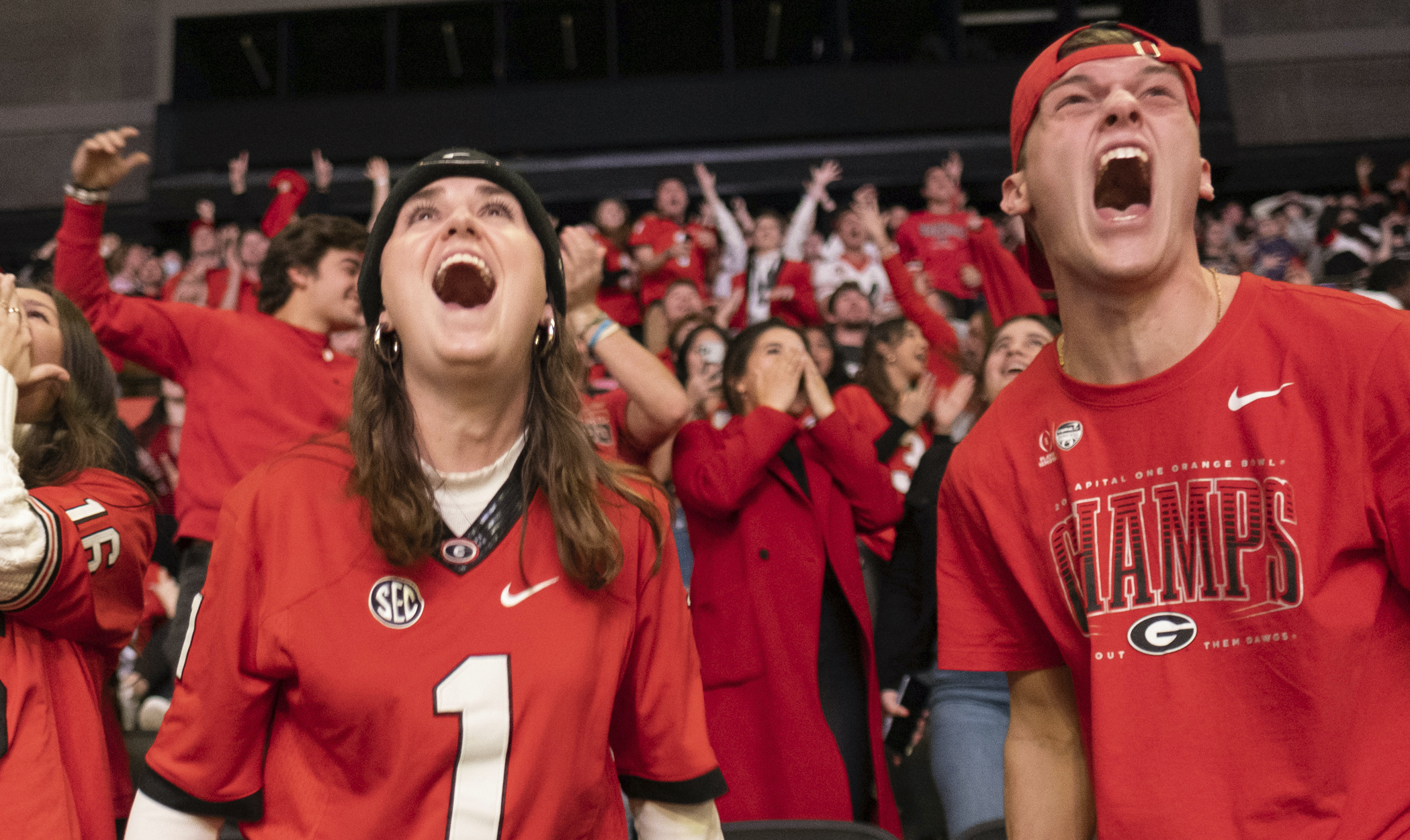 WATCH: Georgia Bulldogs Fans Party In Streets After Winning National ...