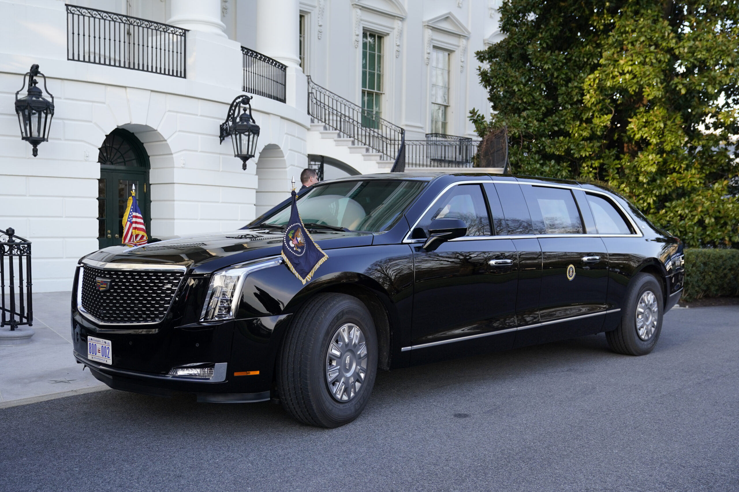 Drive to survive How Biden’s ‘Beast’ Cadillac compares to Xi’s 18foot
