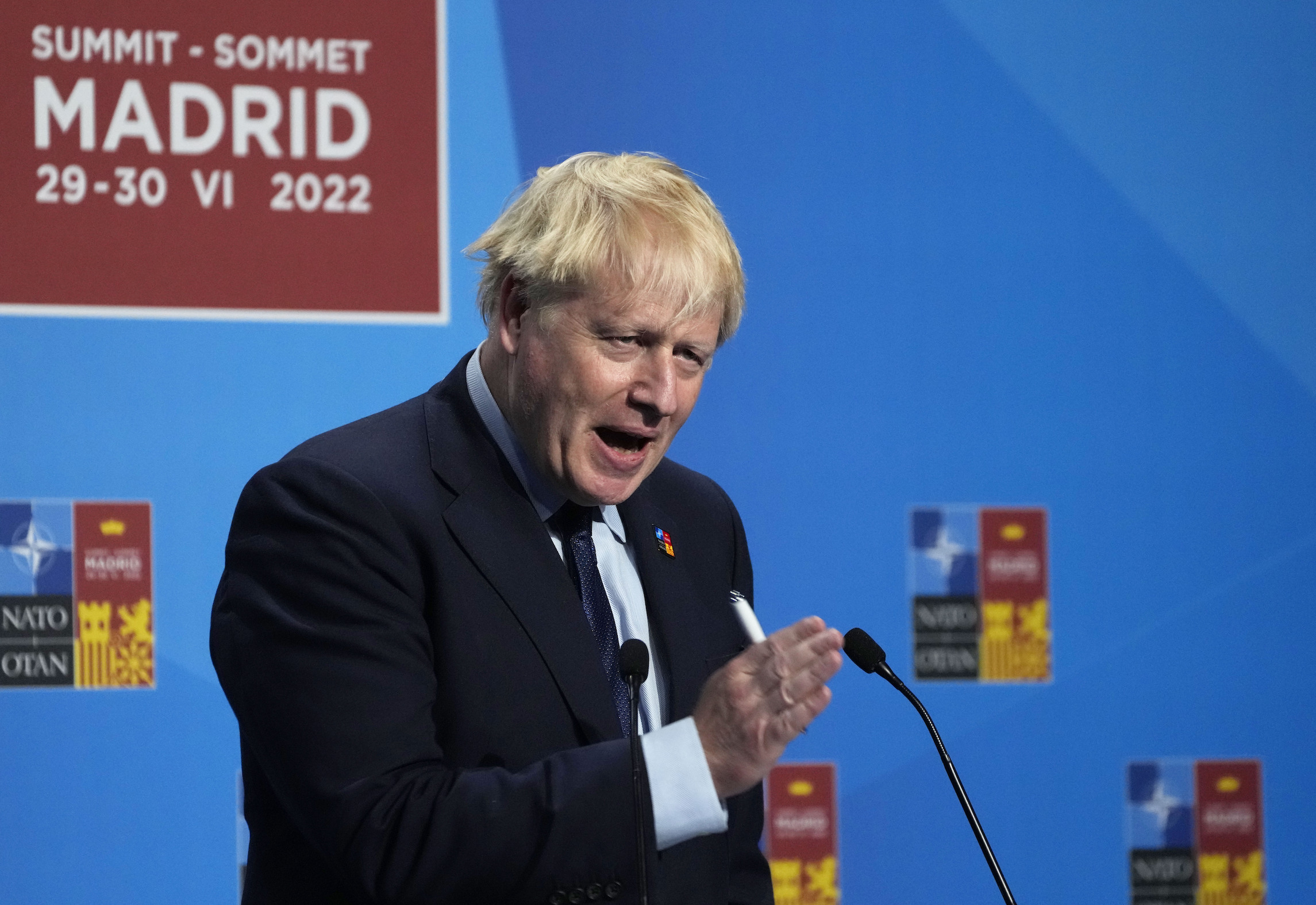 Boris Johnson fights for survival as top ministers resign - Washington Examiner