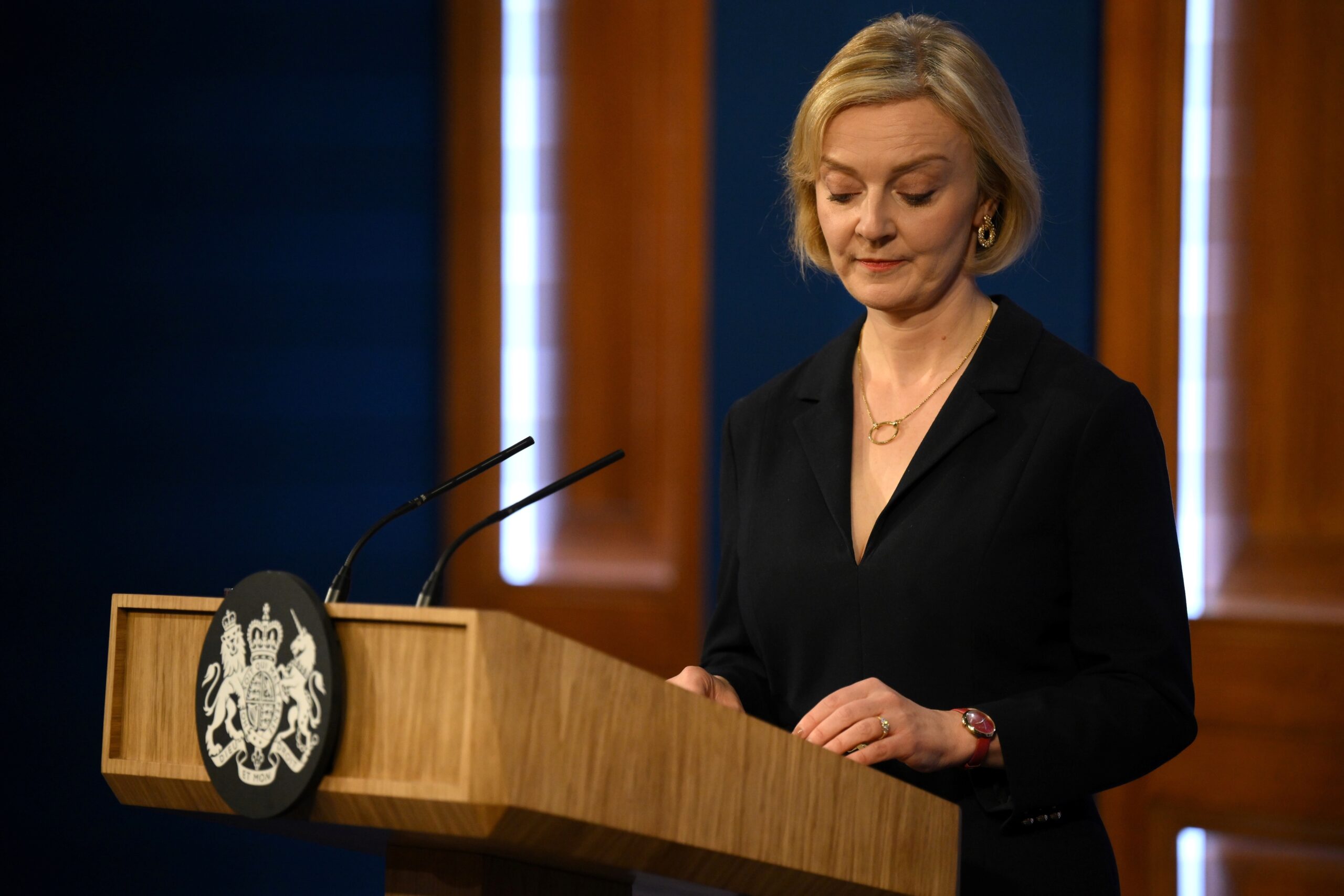 Liz Truss Quits: British Prime Minister Resigns Just Six Weeks After ...