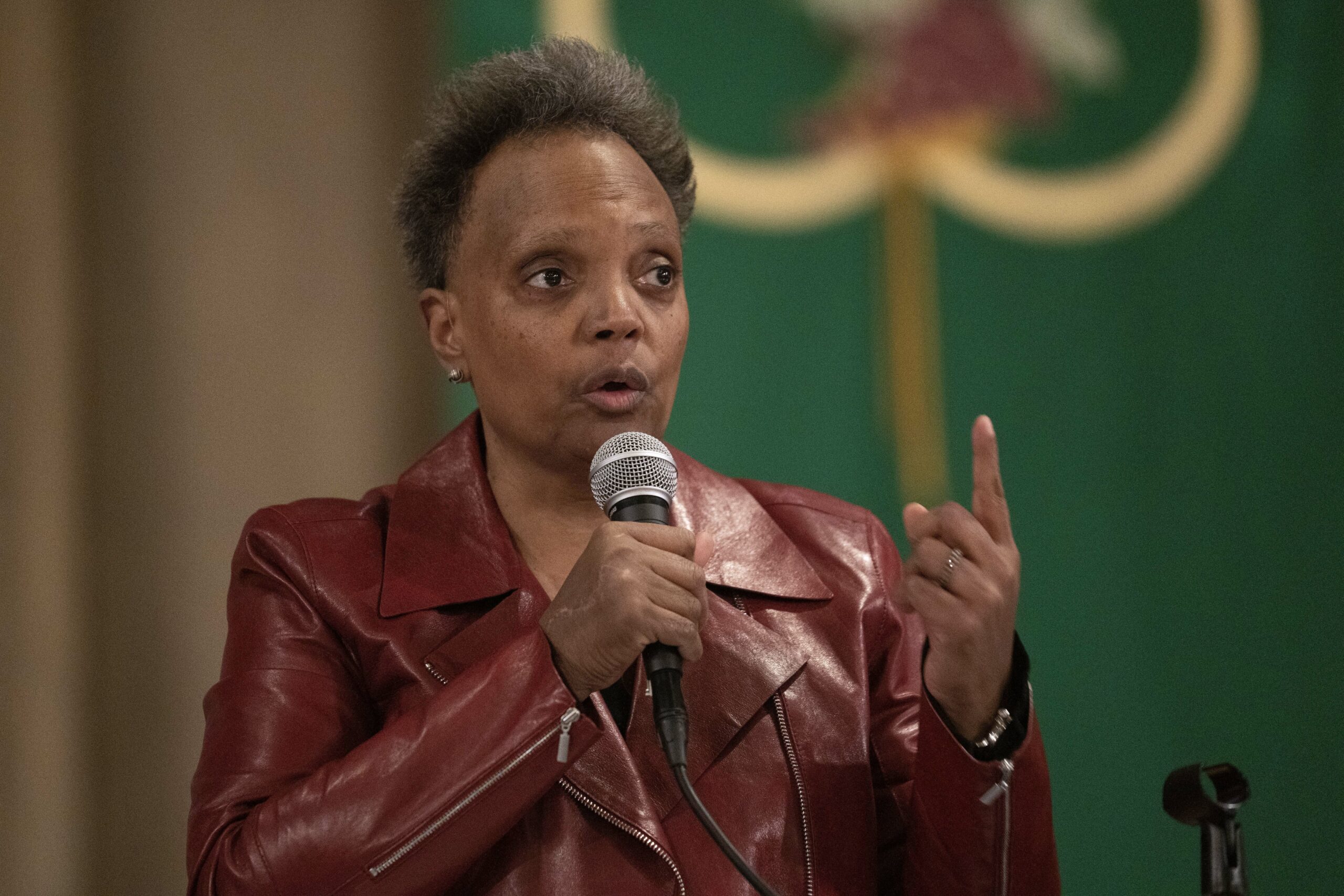 Lori Lightfoot criticized for viral dancing video amid rising crime