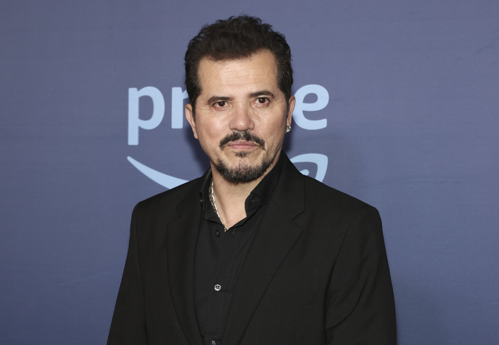 Actor John Leguizamo thinks Biden can win back Latino voters
