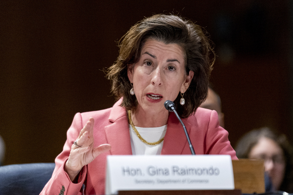 NextImg:Raimondo considers cloud reporting rules for foreign AI developers