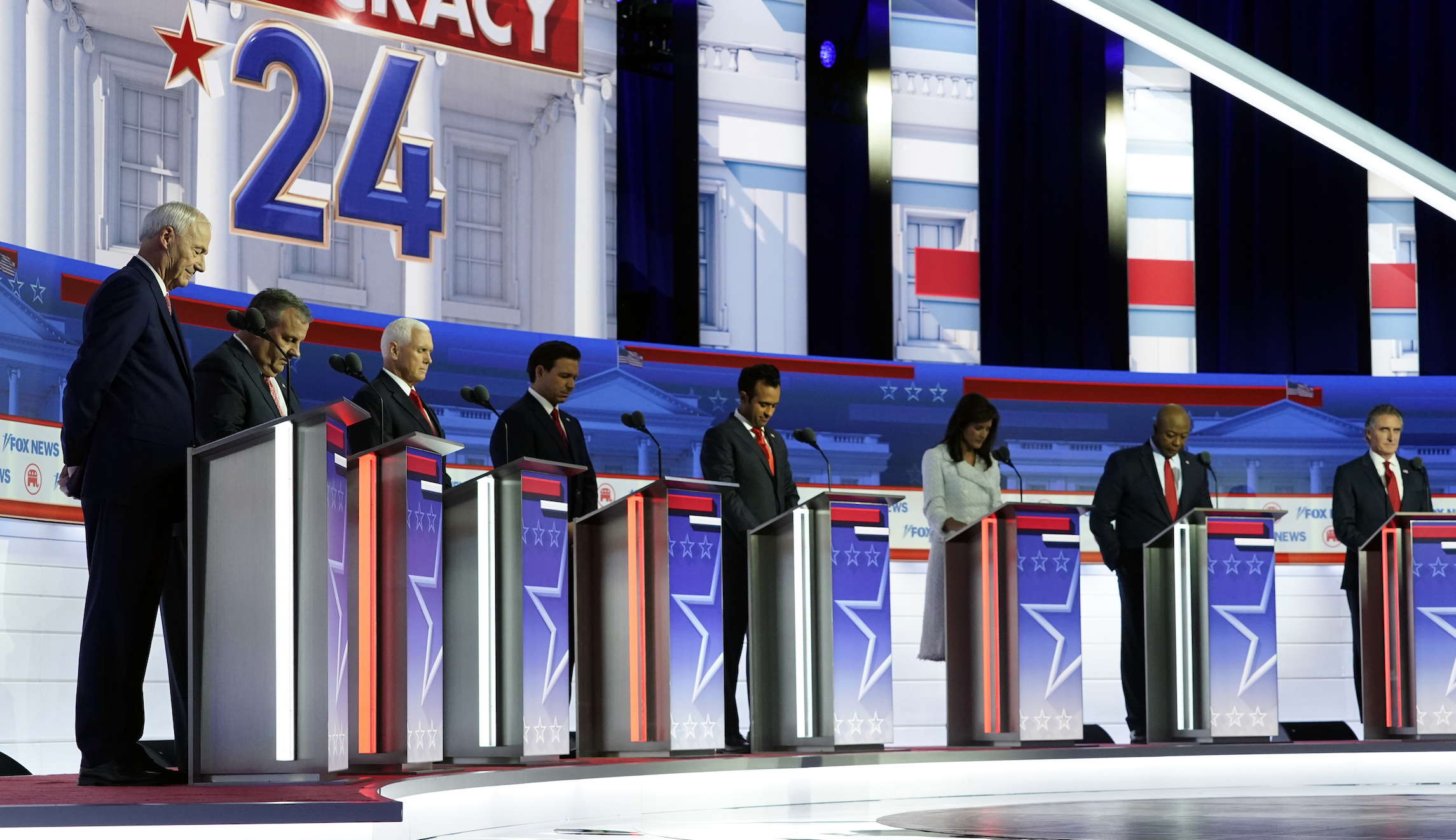 Republican Debate Six Of The Eight Candidates Raise Hands To Support Trump If Convicted 8865
