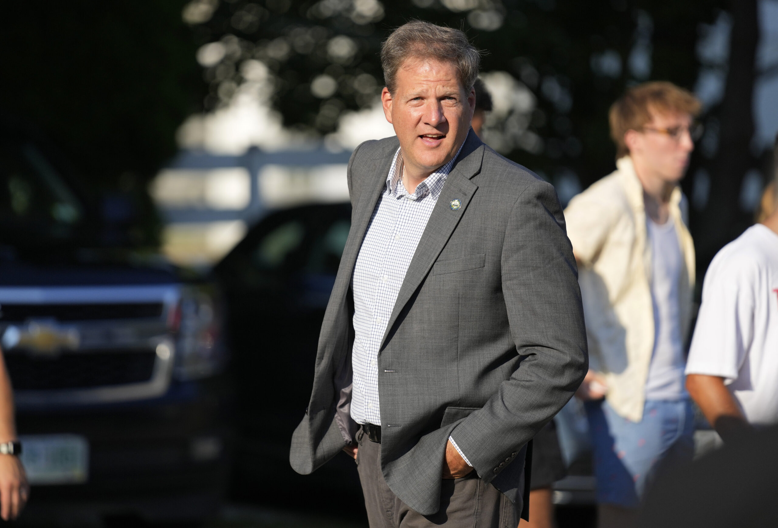 Sununu writes off Trump over legal distractions as he narrows down