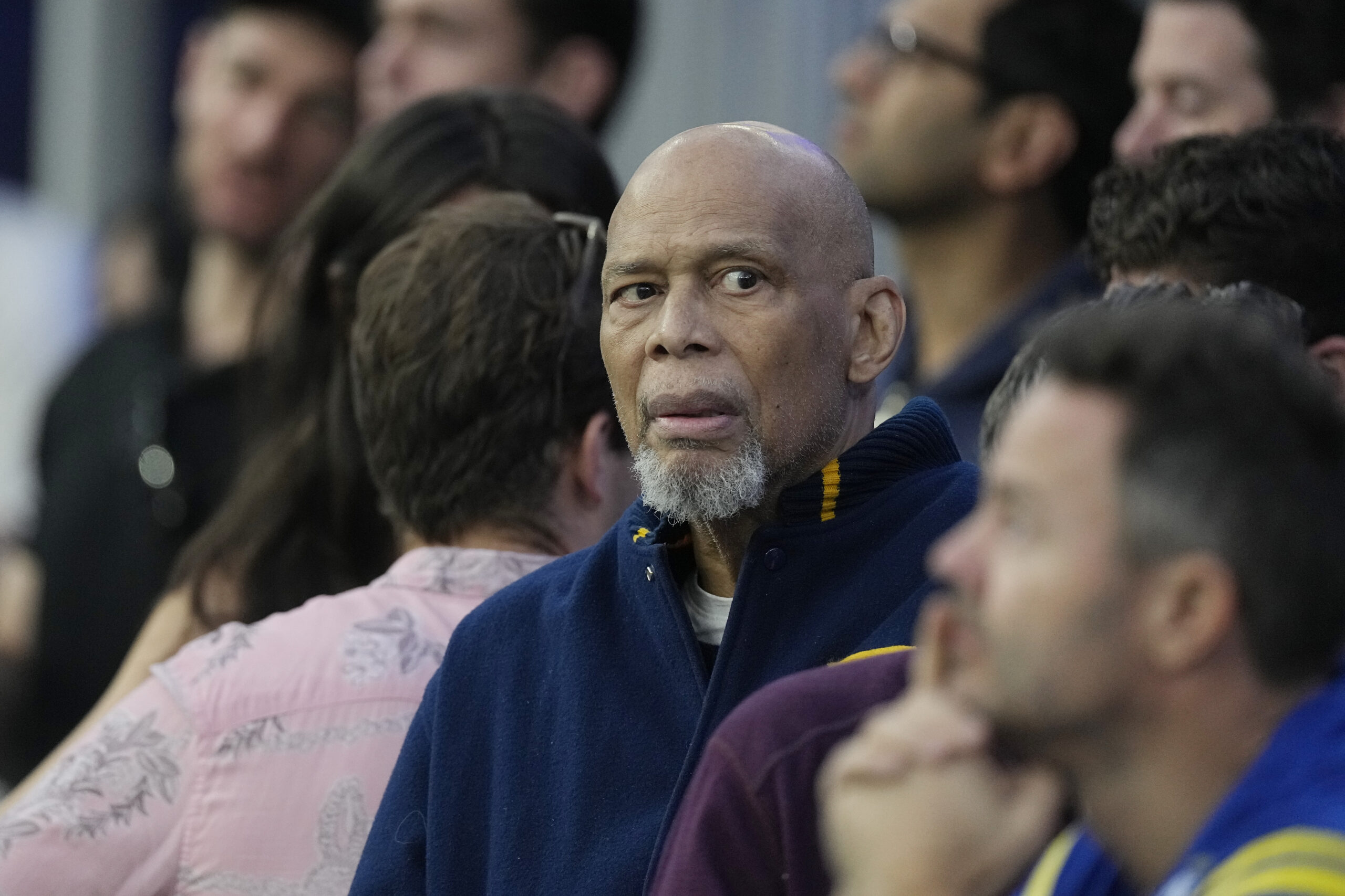 Kareem Abdul-Jabbar Hospitalized After Breaking Hip During Fall ...