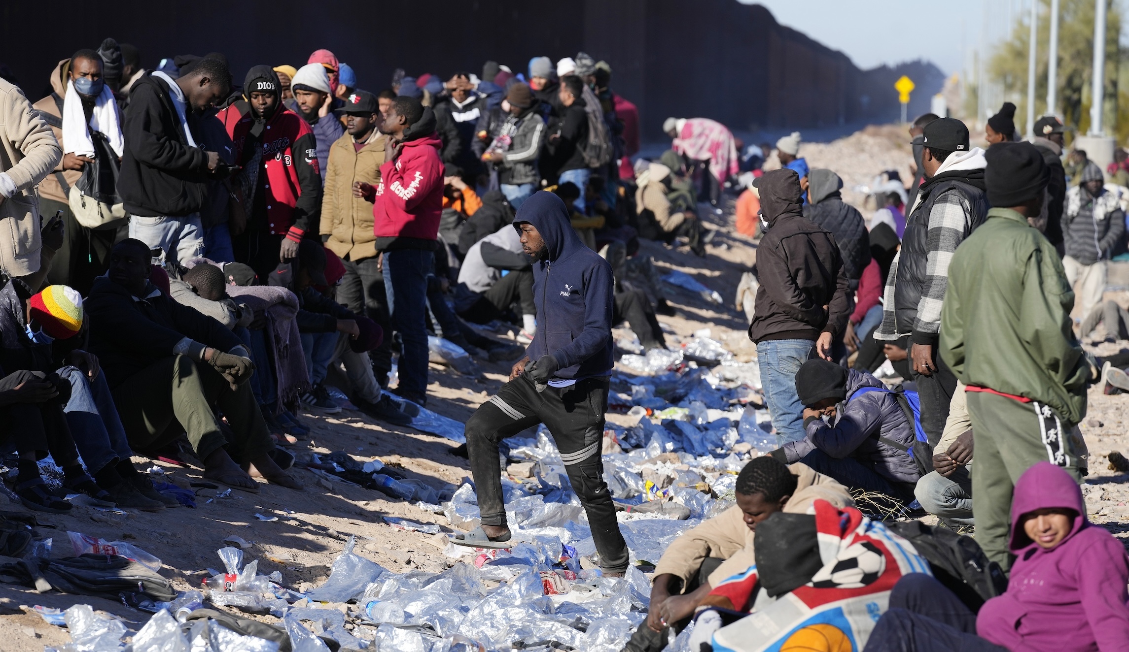 Southern Border Crisis: Authorities Encounter Nearly 27,000 Immigrants ...