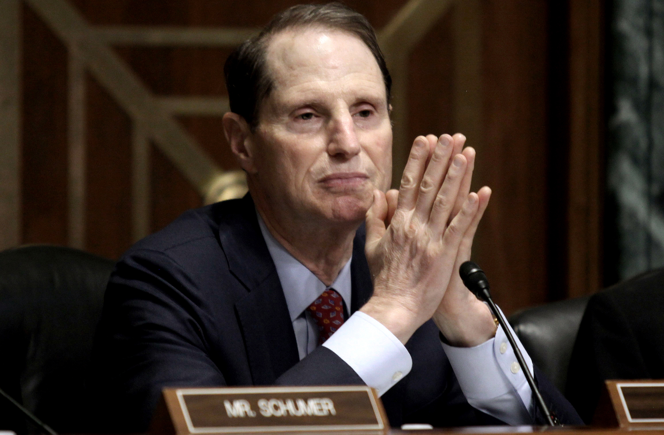 NextImg:Republicans call on Oregon Democratic senator to step down over wife’s ‘large’ stock holdings - Washington Examiner