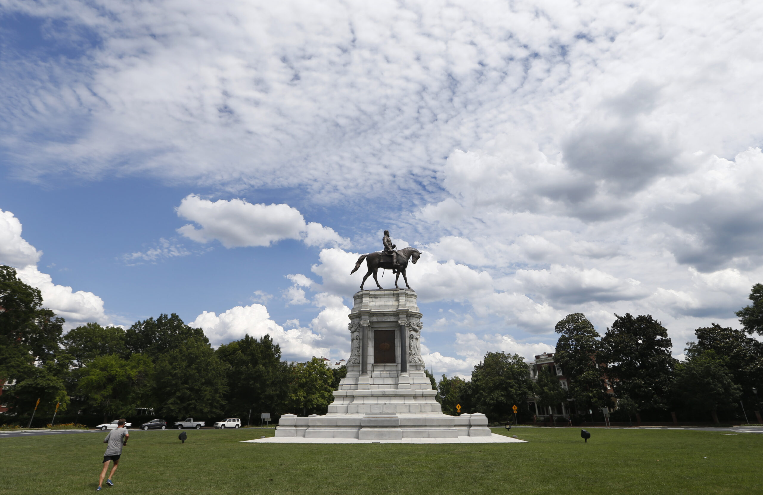 Richmond, 'capital of Confederacy,' braces for battle over Robert E