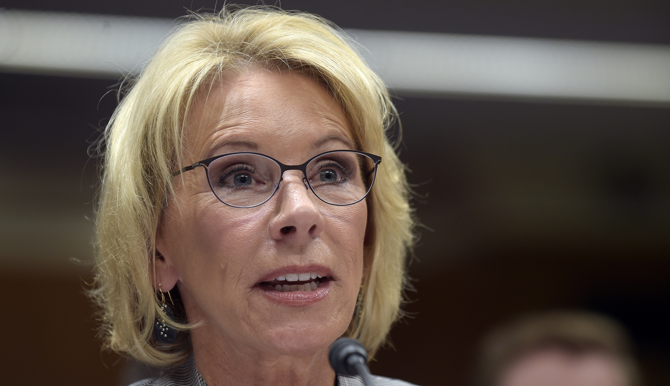 19 attorneys general sue Betsy DeVos over freeze of student loan rules ...