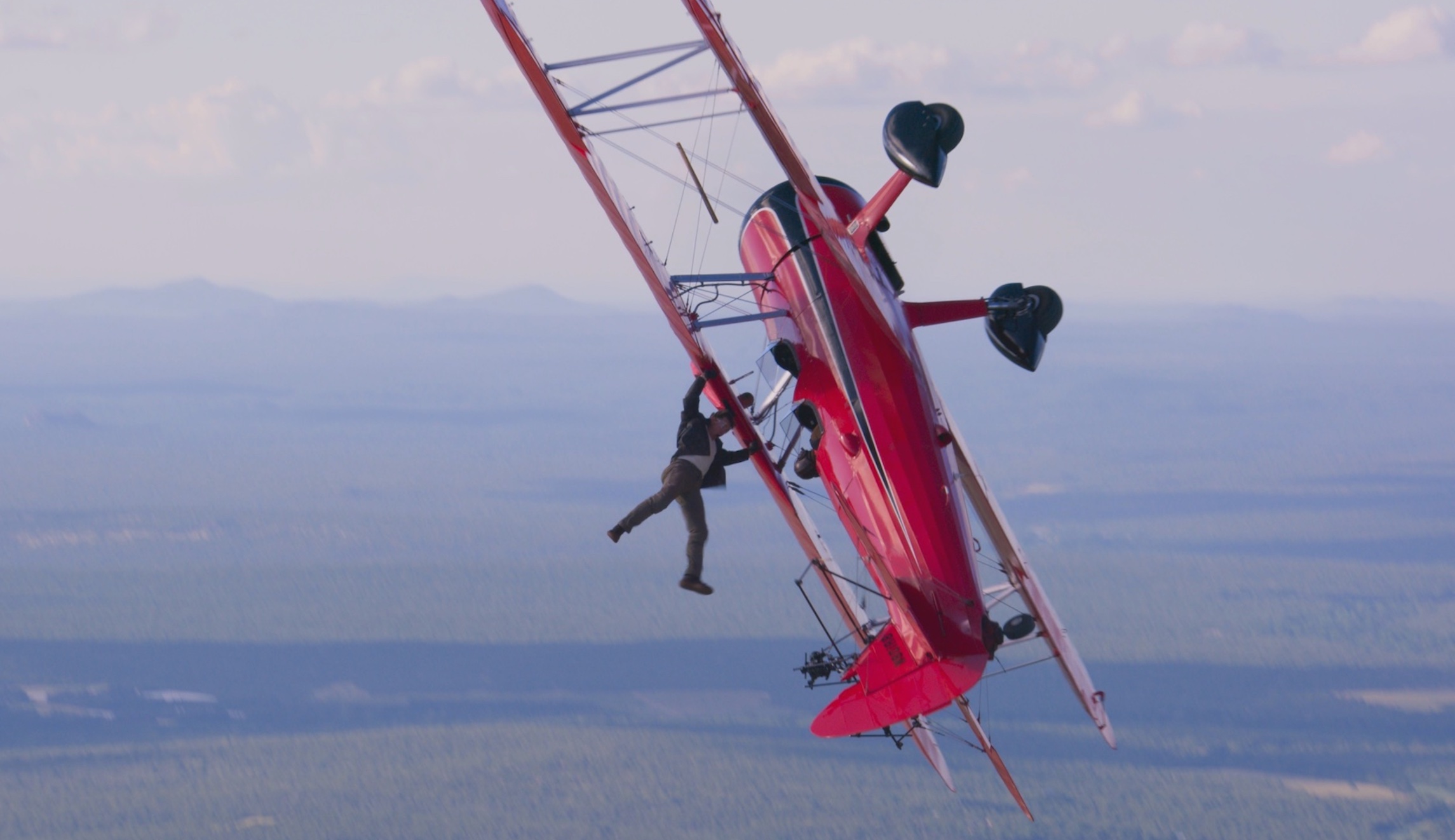 SEE IT: Photo reveals Tom Cruise’s latest high-flying stunt - Washington Examiner