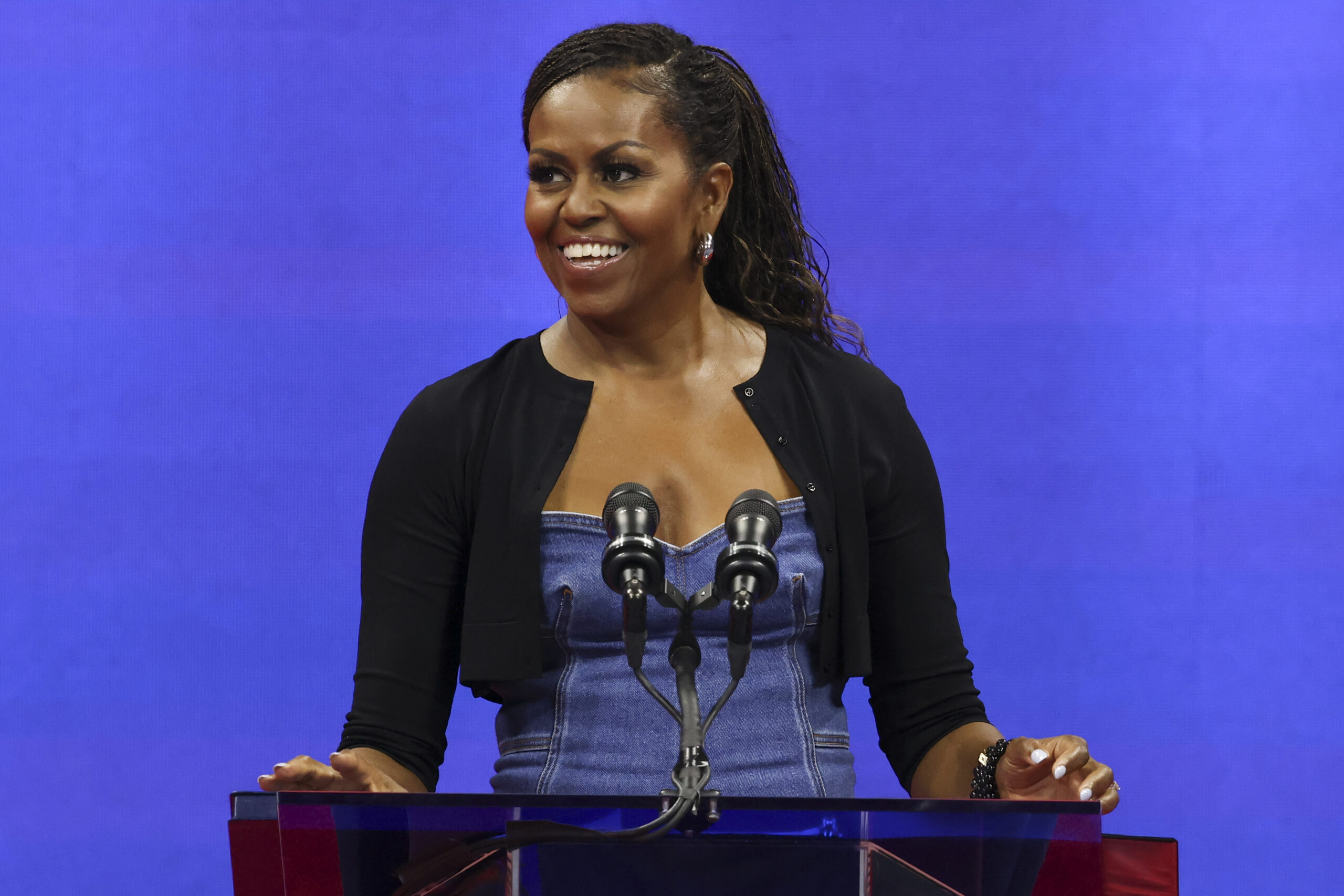 Michelle Obama puts presidential bid rumors to bed with