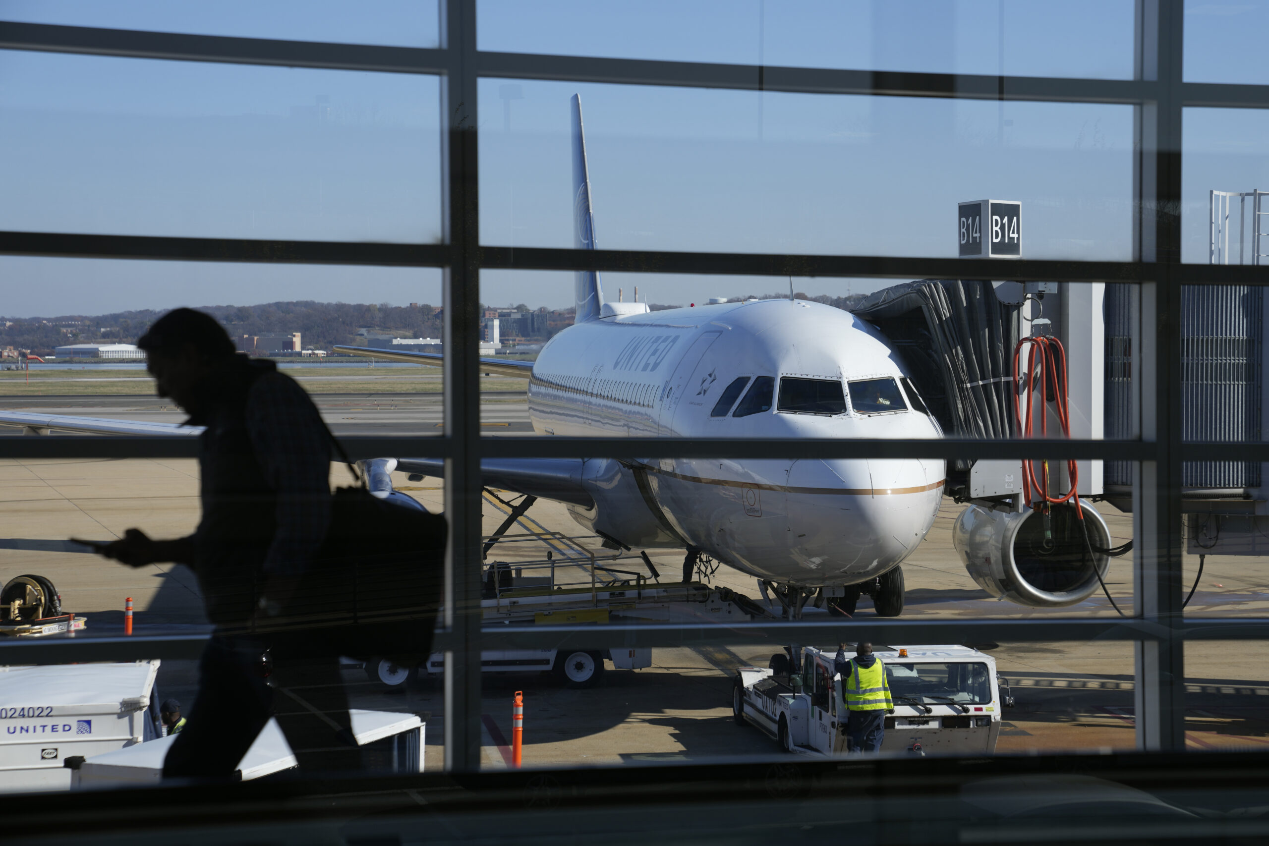 Yellowstone actor claims he was ‘kicked off’ plane for refusing to sit ...