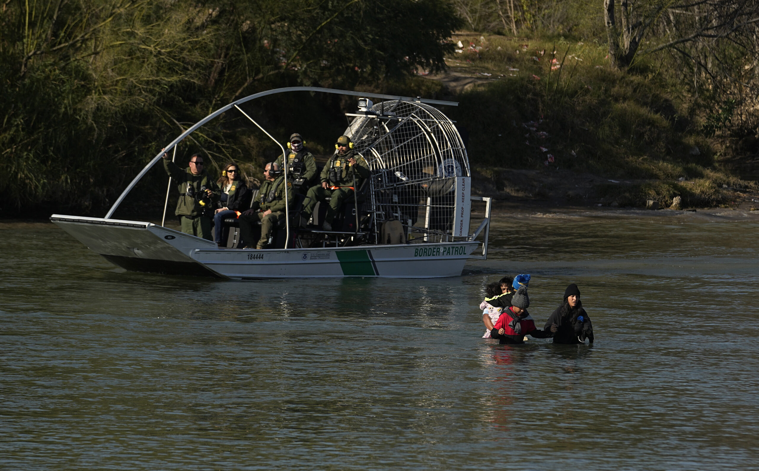 NextImg:Anna Giaritelli says it is 'very unusual' for US soldiers to not notice drowning immigrants