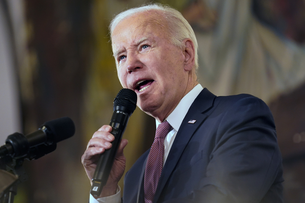 Biden fundraises for 2024 campaign with signed ‘big head’ posters