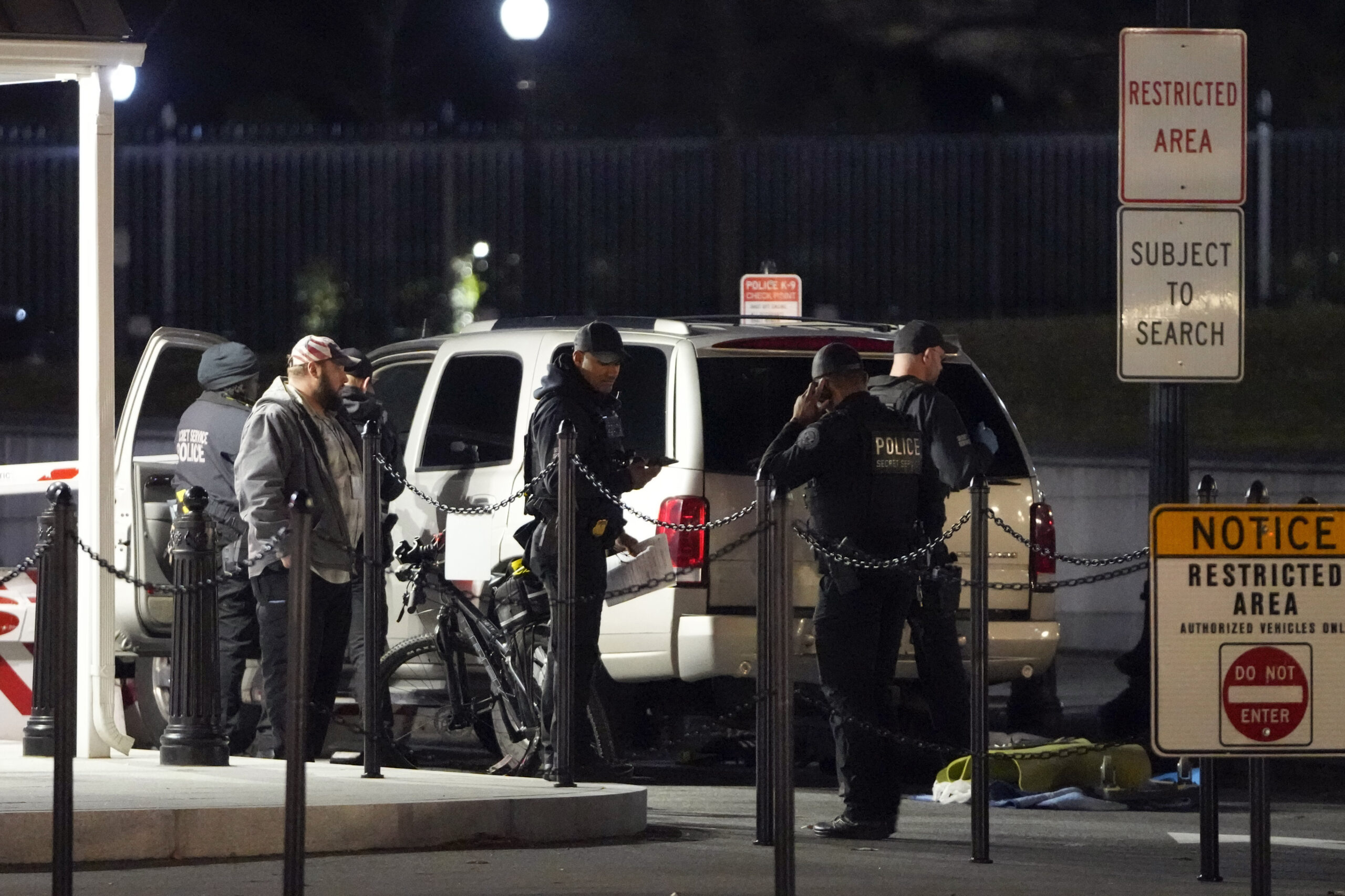 NextImg:White House gate crash: Driver arrested after hitting exterior gate