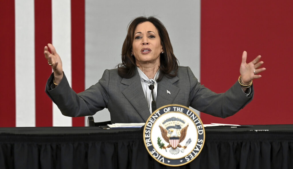 NextImg:Kamala Harris takes veiled shots at Haley, DeSantis in MLK Day speech