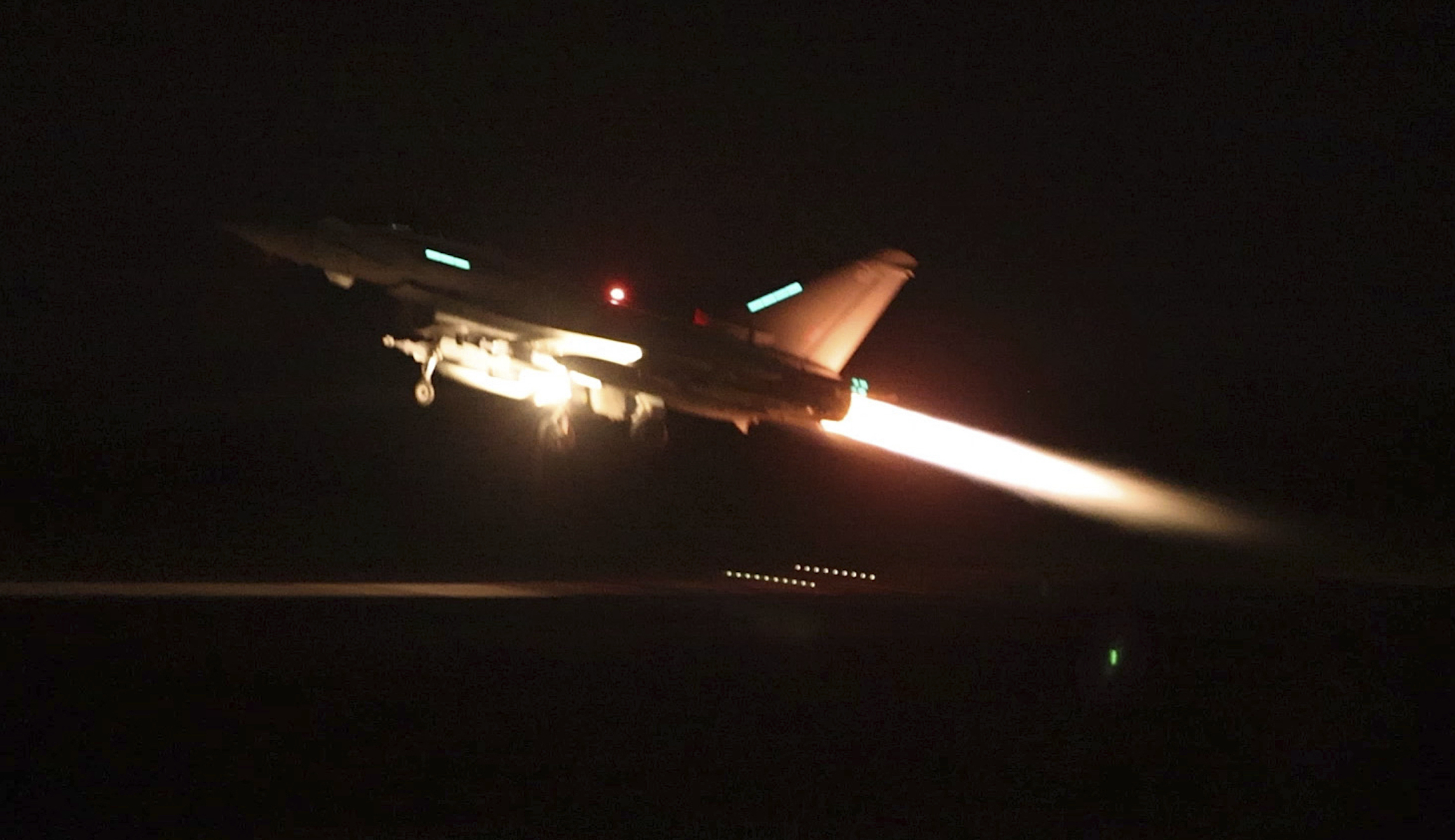 NextImg:Houthi attacks continue after US strikes: Vessel struck by missile off Yemen