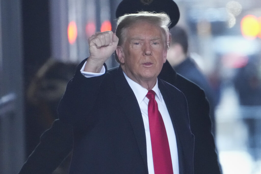 NextImg:Judge threatens to kick Trump out of courtroom during Carroll defamation hearing
