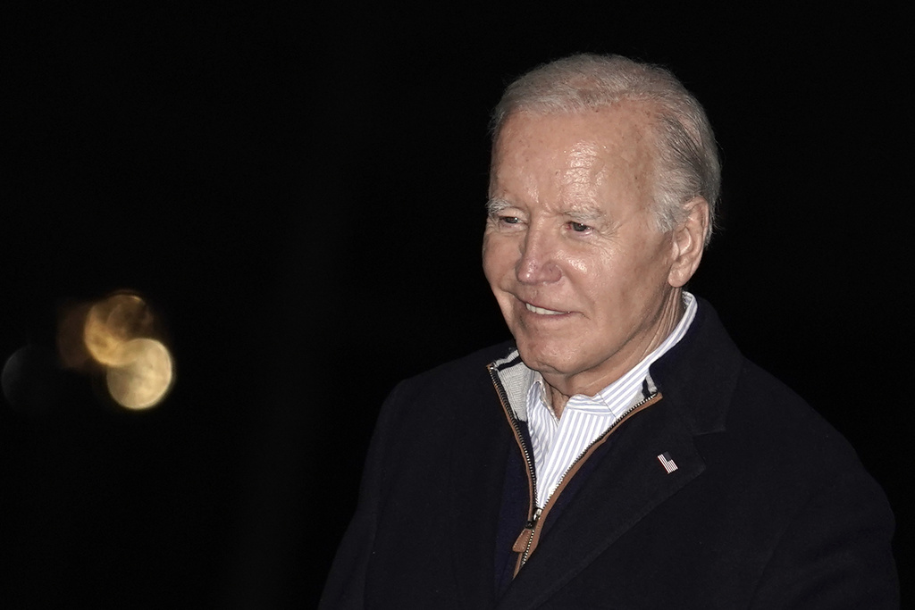 NextImg:Biden signs bill keeping government open through March