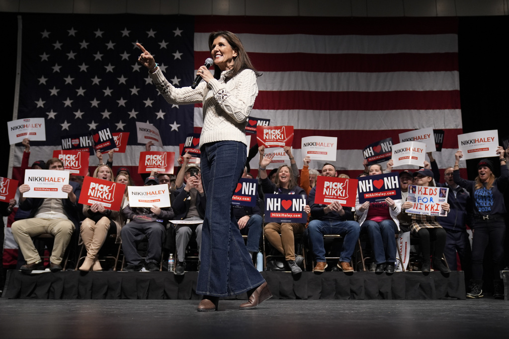 NextImg:Nikki Haley champions 'two-person' race at New Hampshire rally after DeSantis exit