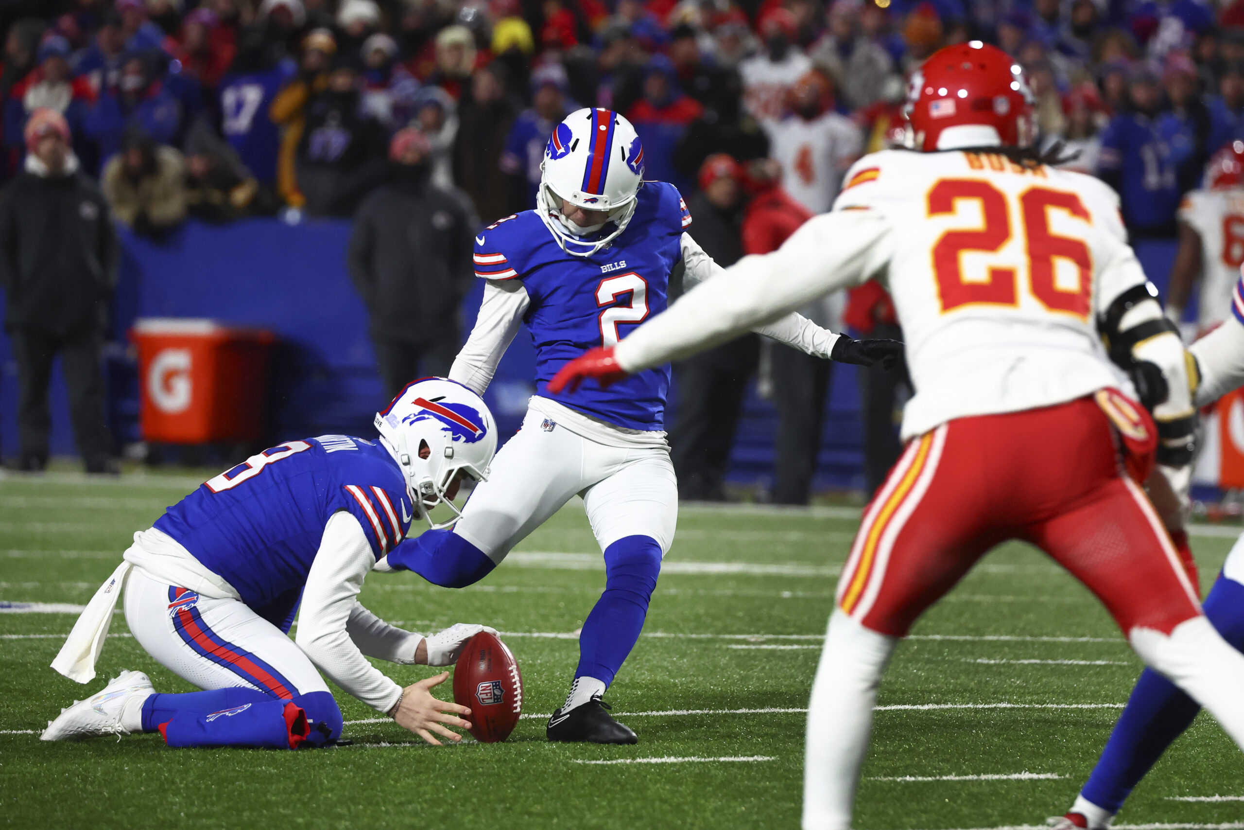 NextImg:Kelce scores twice and Chiefs beat Bills 27-24 to advance to face Ravens in AFC championship