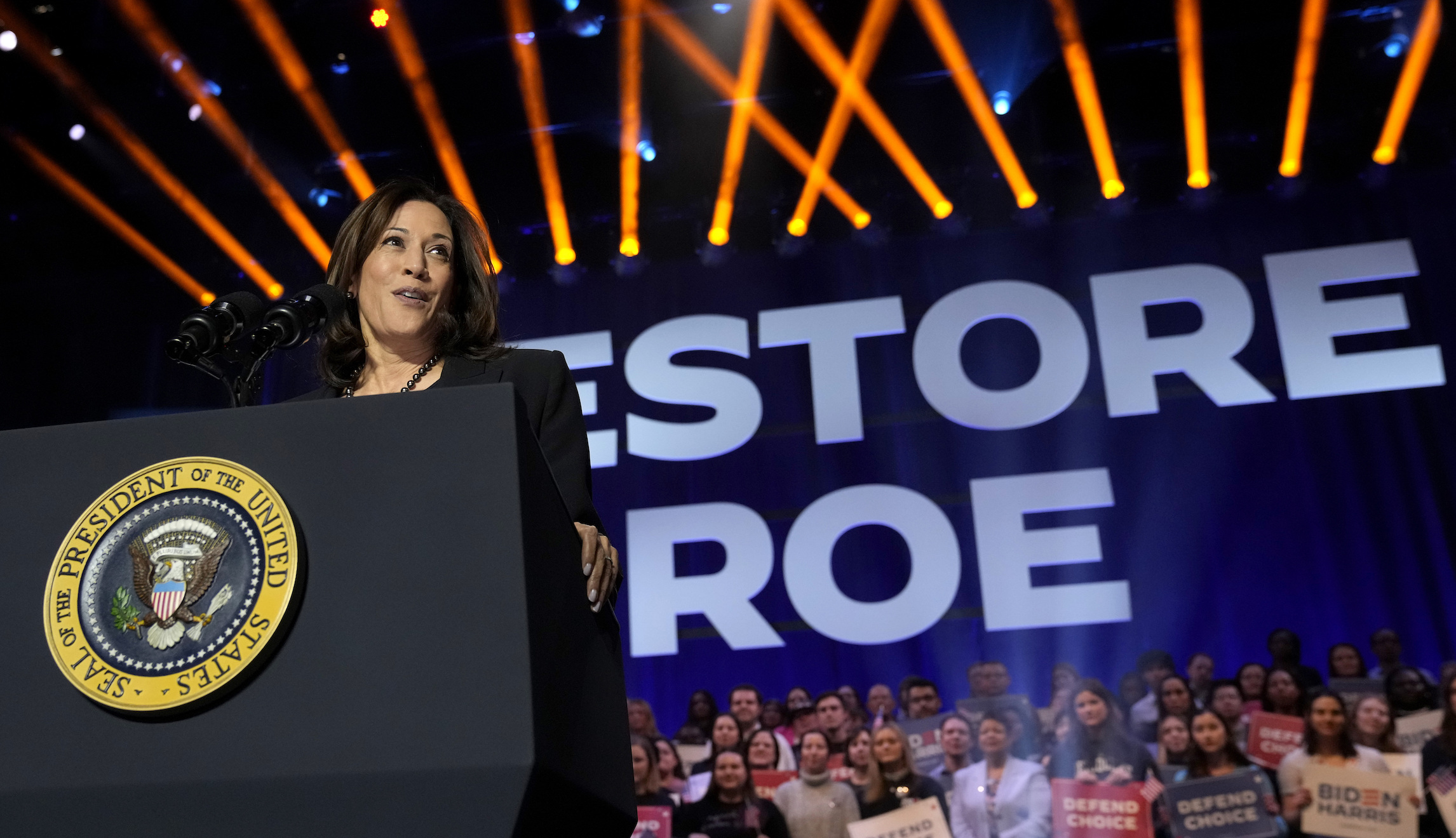 Kamala’s contradiction: declining approval, vigorous campaigning