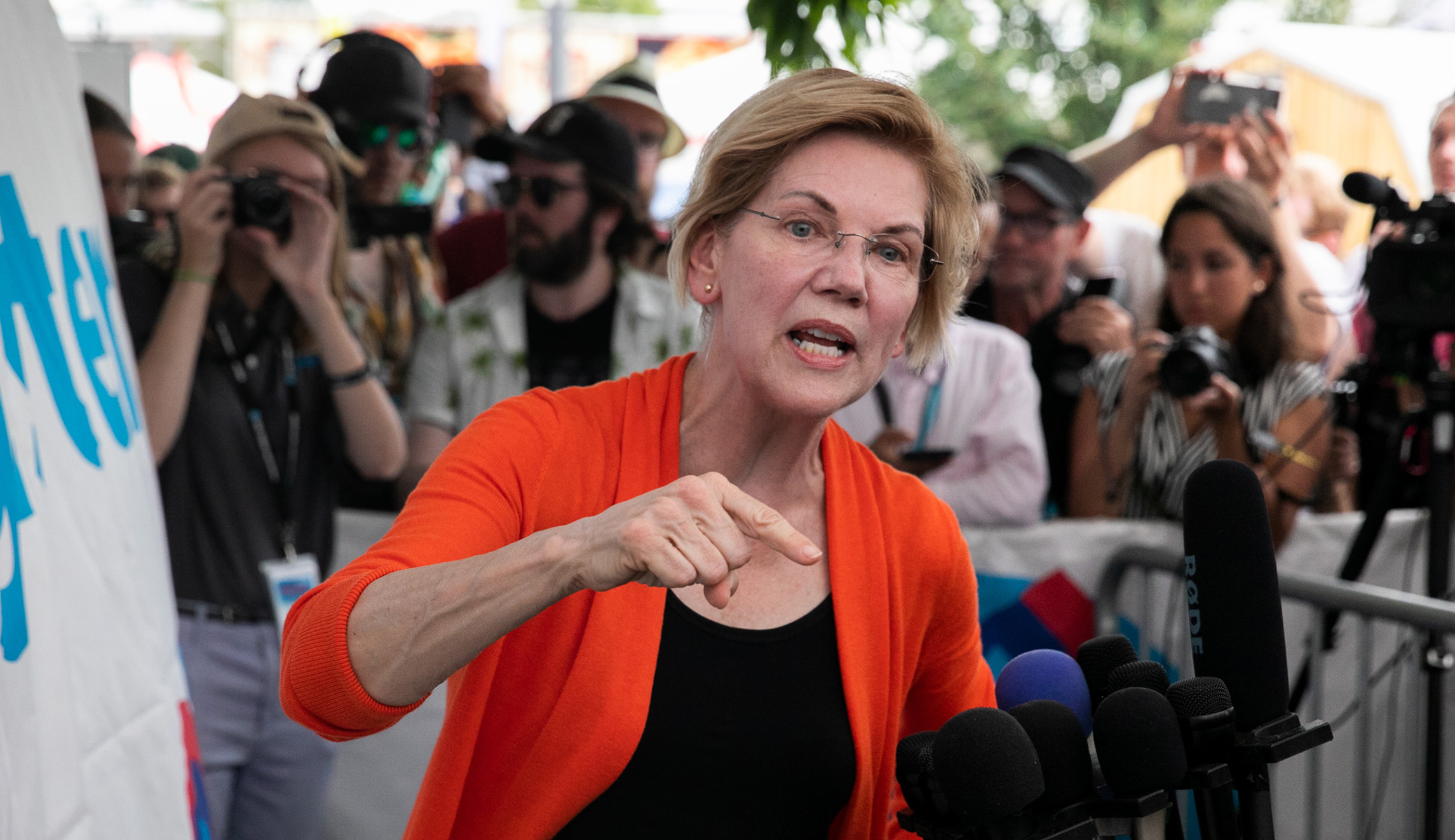 NextImg:Elizabeth Warren hates happy hour - Washington Examiner