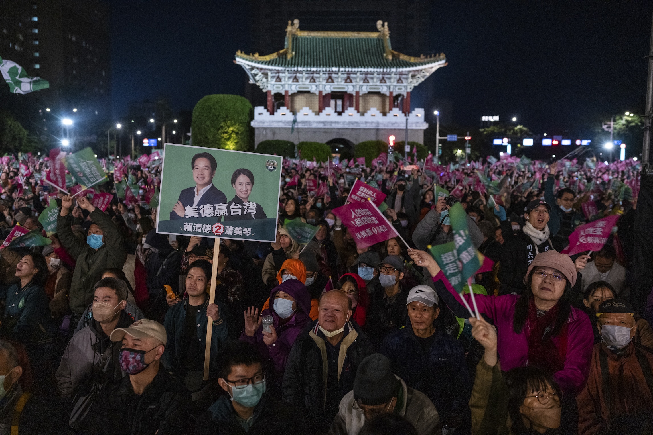 NextImg:China threatens to 'crush' Taiwan if voters reject Beijing's preference