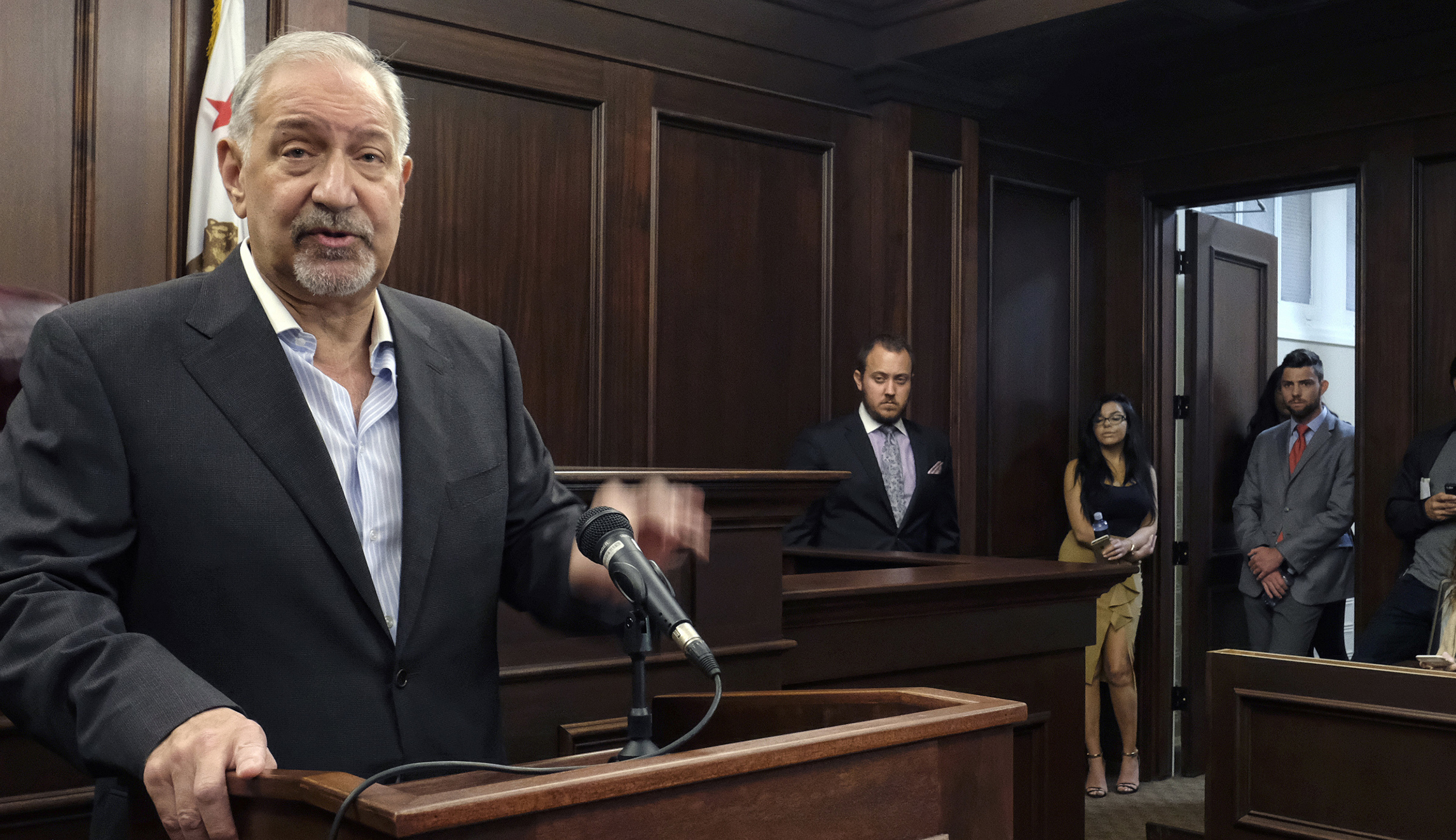 Attorney Mark Geragos, dropped from CNN, says ‘lame-ass’ outlet should ...