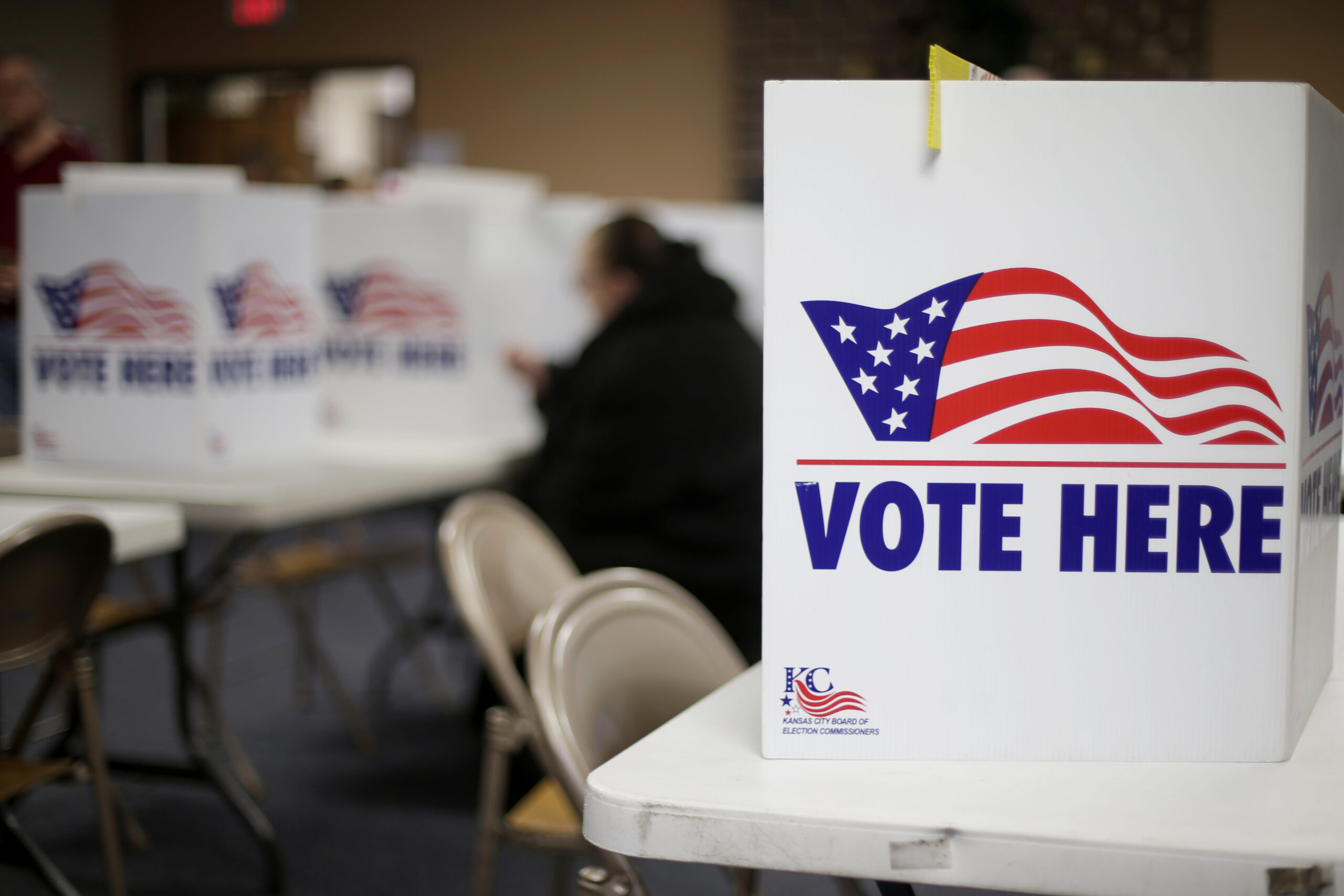 NextImg:Early voting paused in Chicago to remove Democratic judicial candidate from ballot